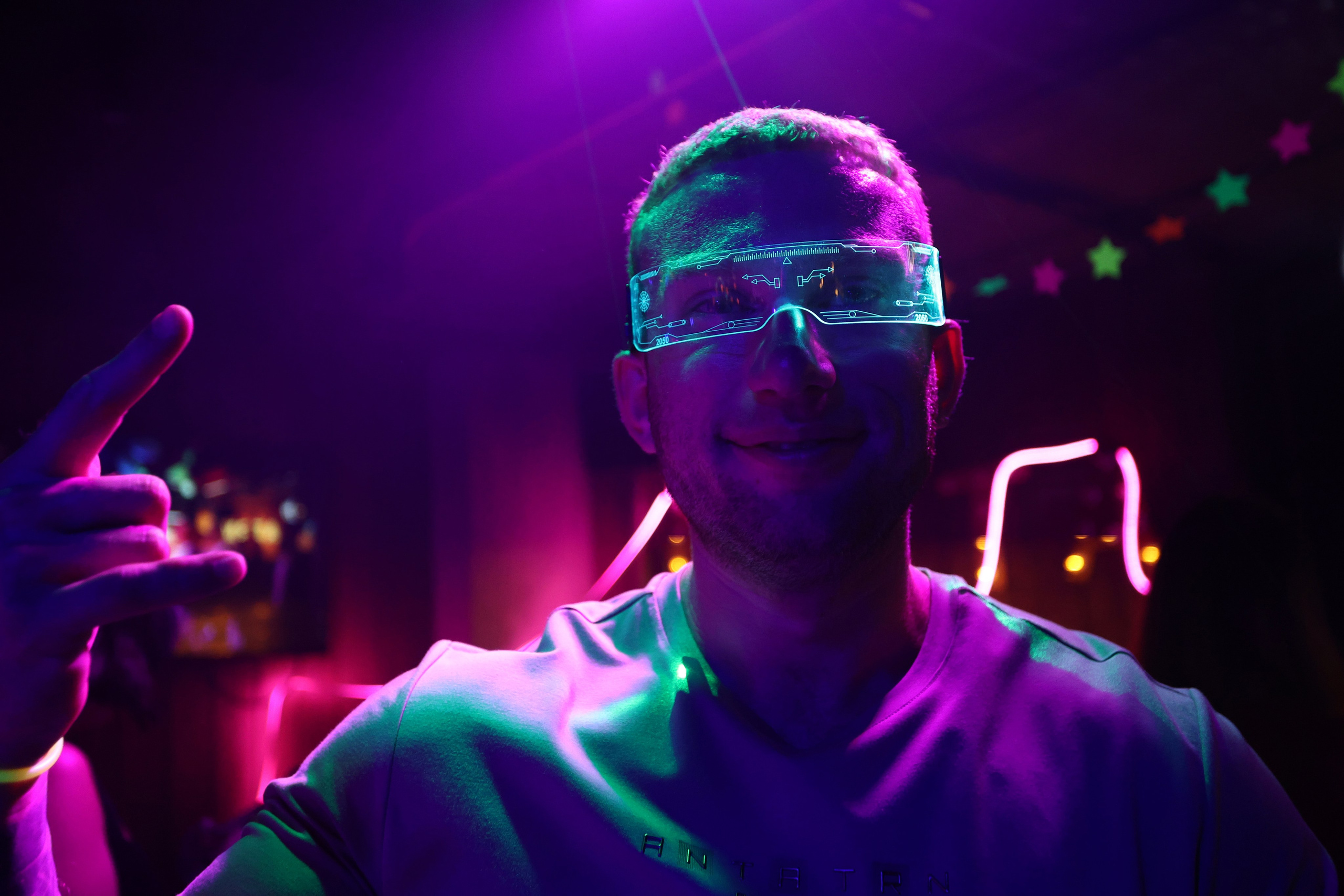 Neon Party 01.08.25. Мята Спортивная — Кальянная, караоке, бар в Минске