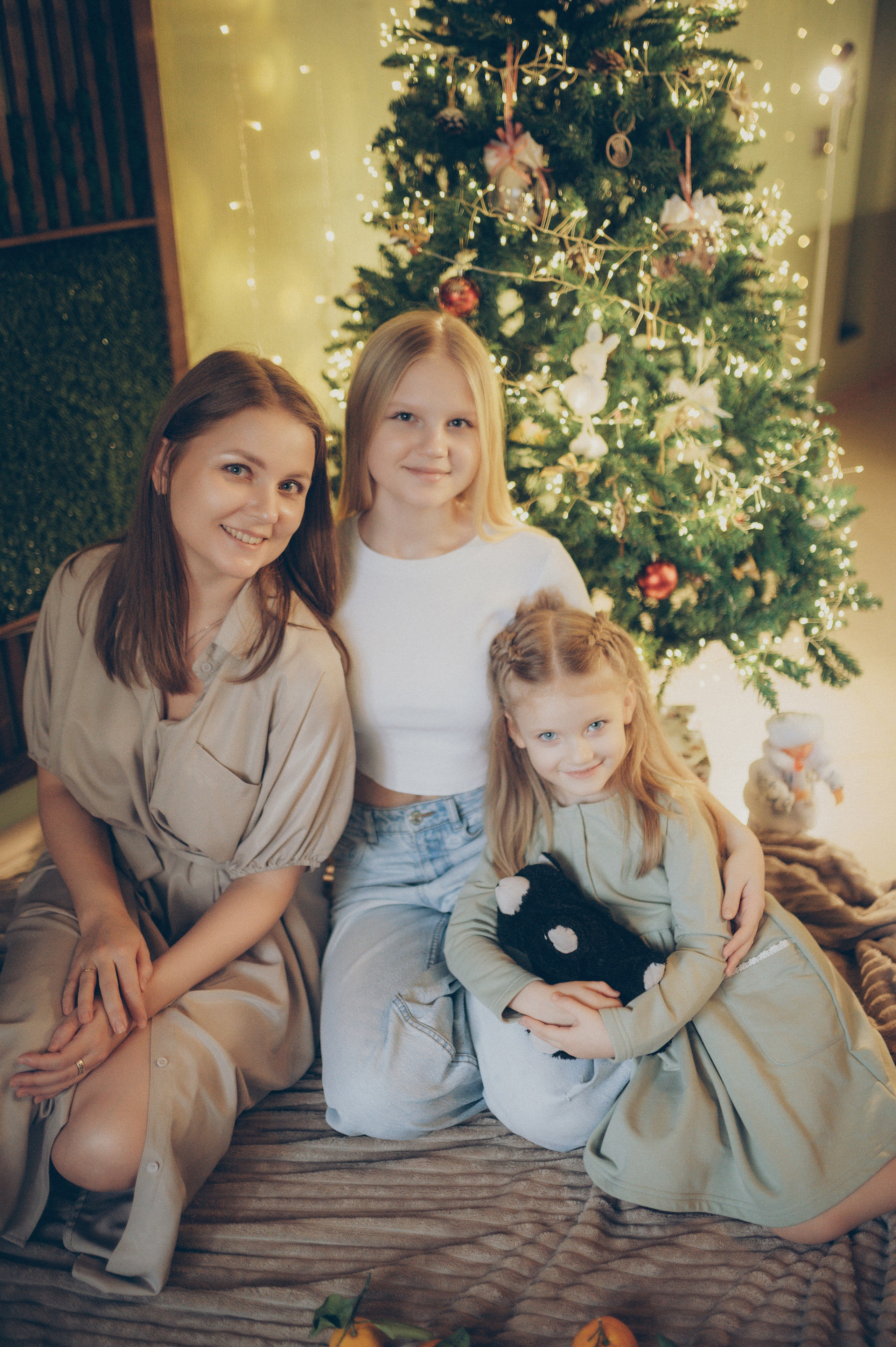 Тася, Соня, Женя и Илья (новогодняя домашняя). Фотограф, г. Лесной Свердловской области