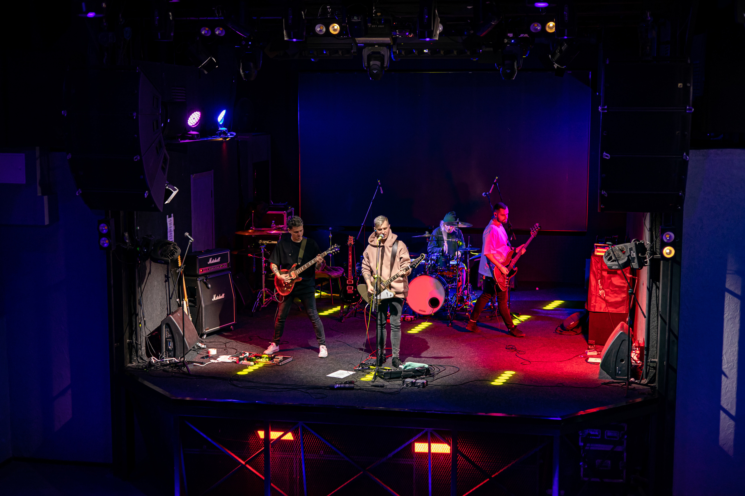 Бэк Четыре Апреля и Kritika. Photographer Sonkina Tatiana (Tanya Ash)