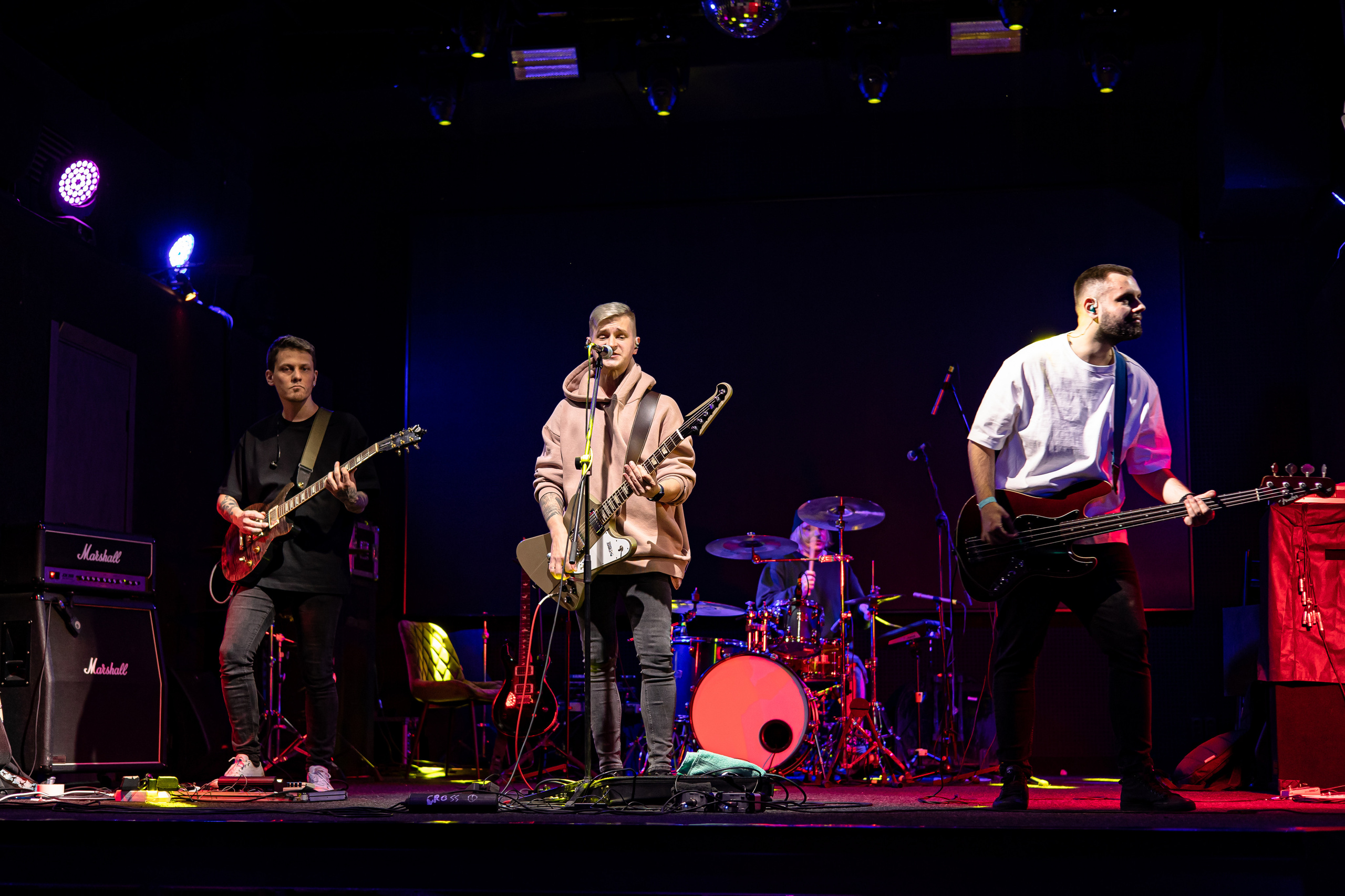 Бэк Четыре Апреля и Kritika. Photographer Sonkina Tatiana (Tanya Ash)