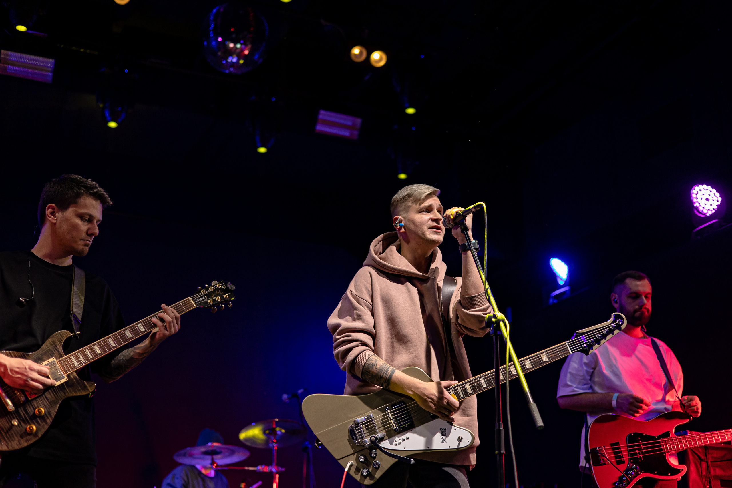 Бэк Четыре Апреля и Kritika. Photographer Sonkina Tatiana (Tanya Ash)