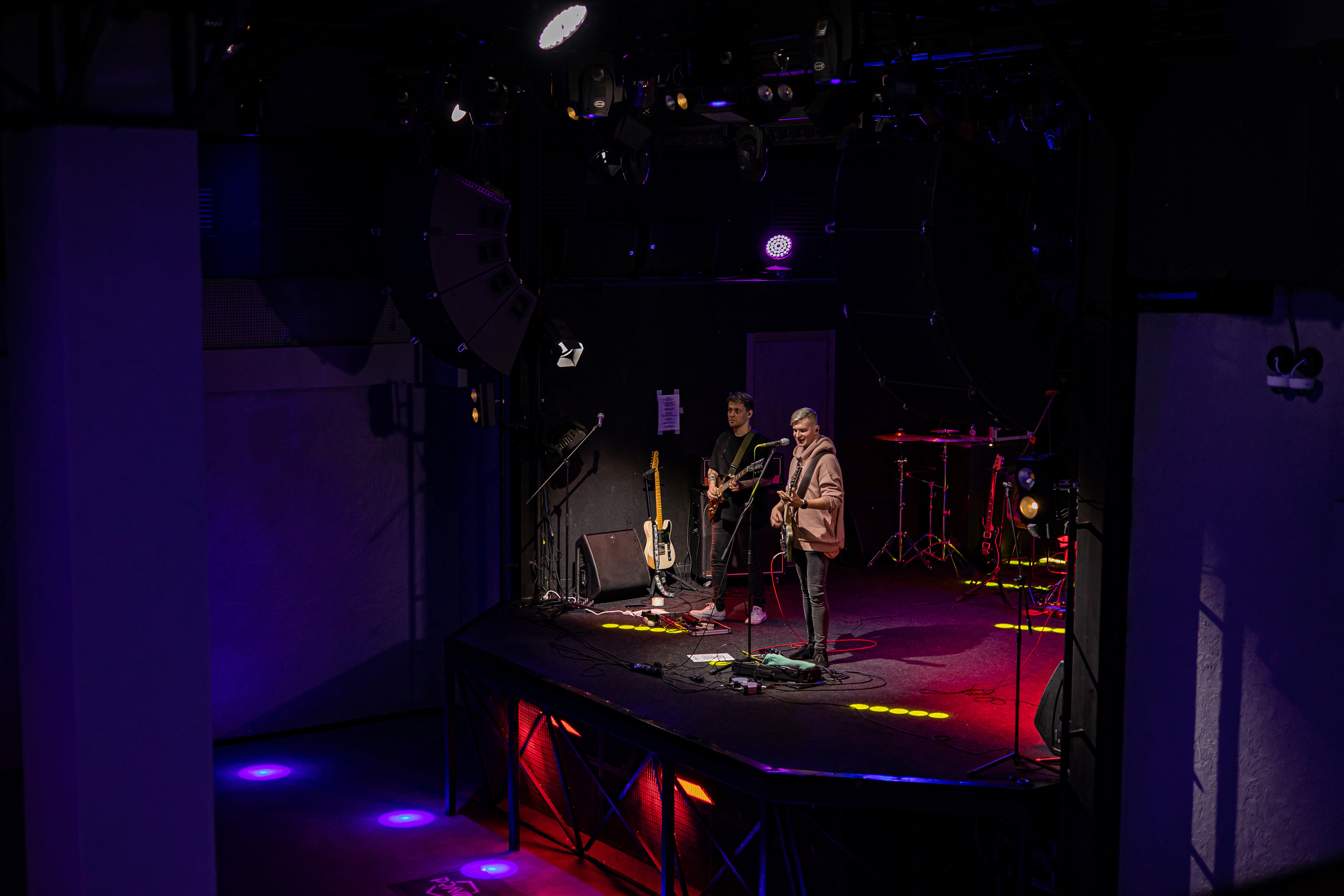 Бэк Четыре Апреля и Kritika. Photographer Sonkina Tatiana (Tanya Ash)