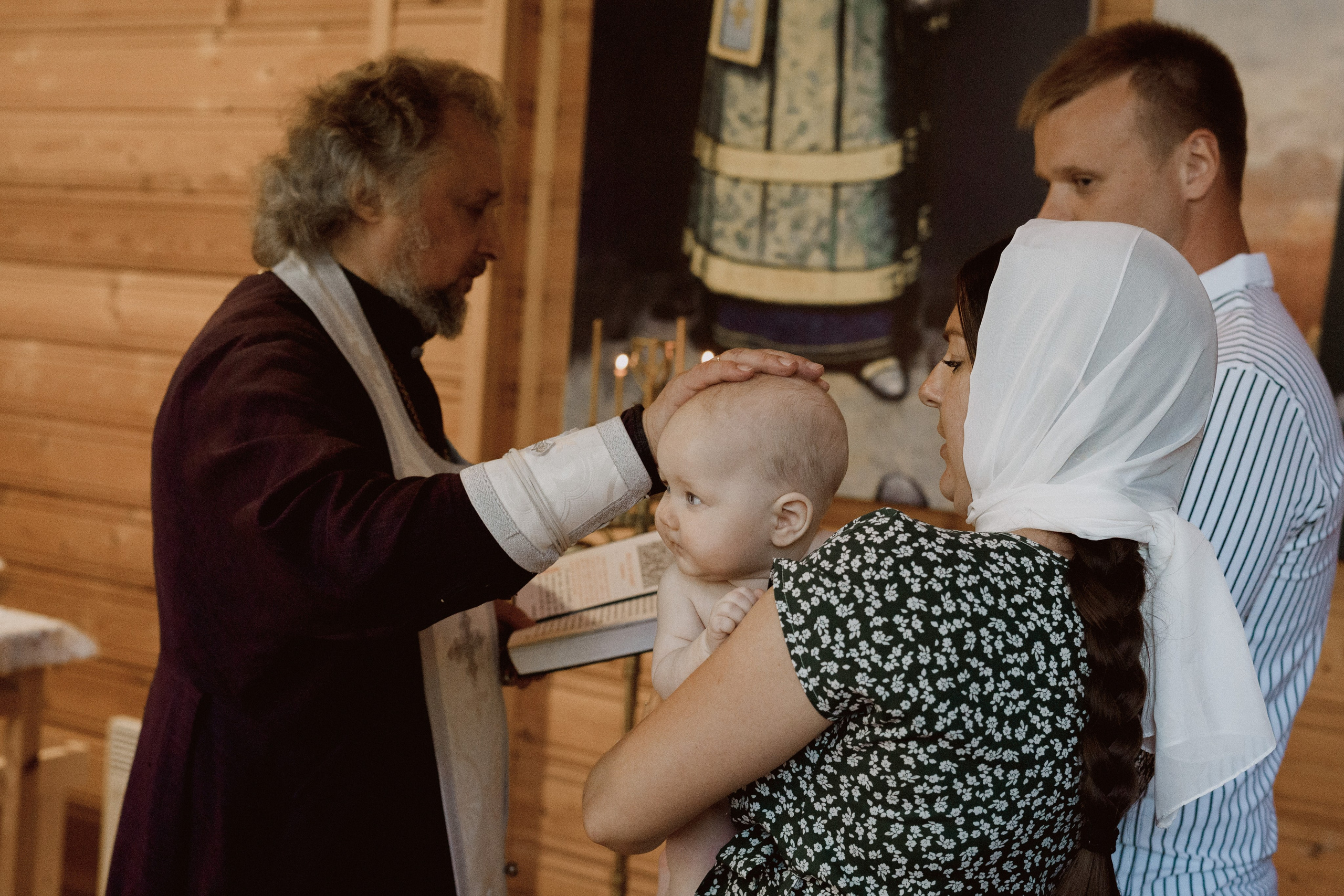 Крещение в храме Св. Спиридона Тримифунтского г. Ломоносов. Семейный фотограф и видеограф Алёна Ким