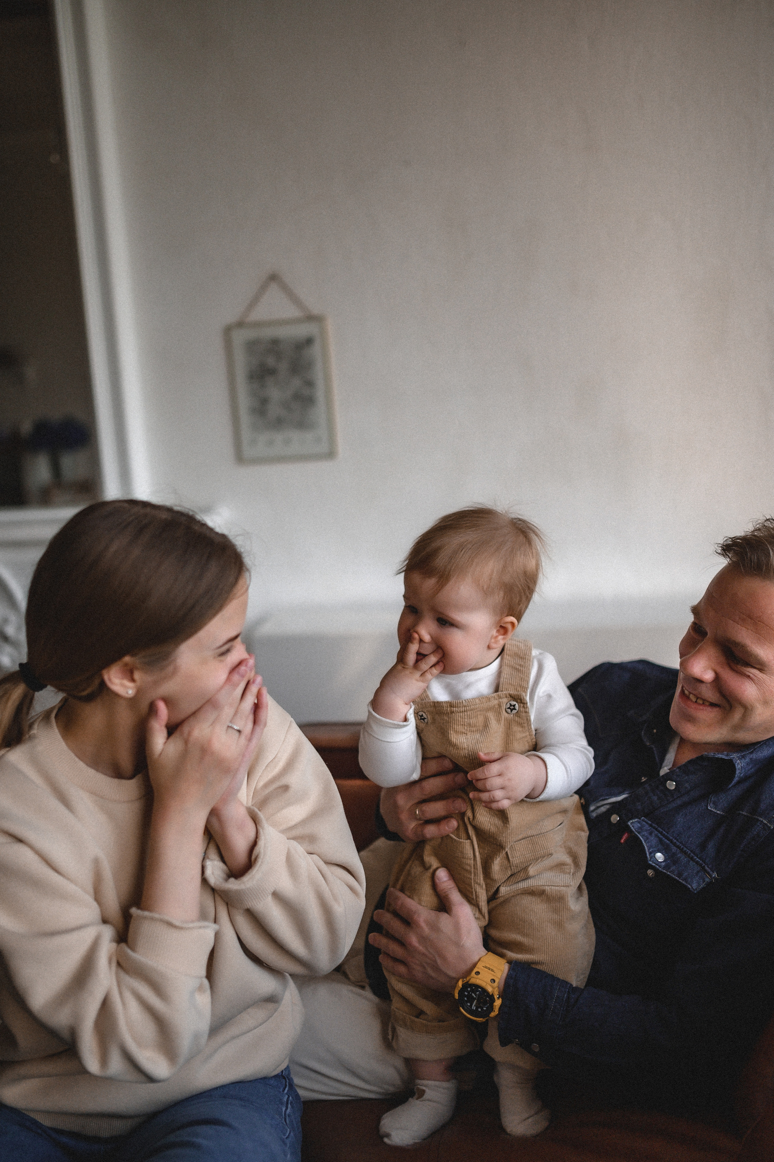 Сергей, Настя и Софа в студии 33/13. Семейный и свадебный lifestyle-фотограф в Москве Мария Петрова
