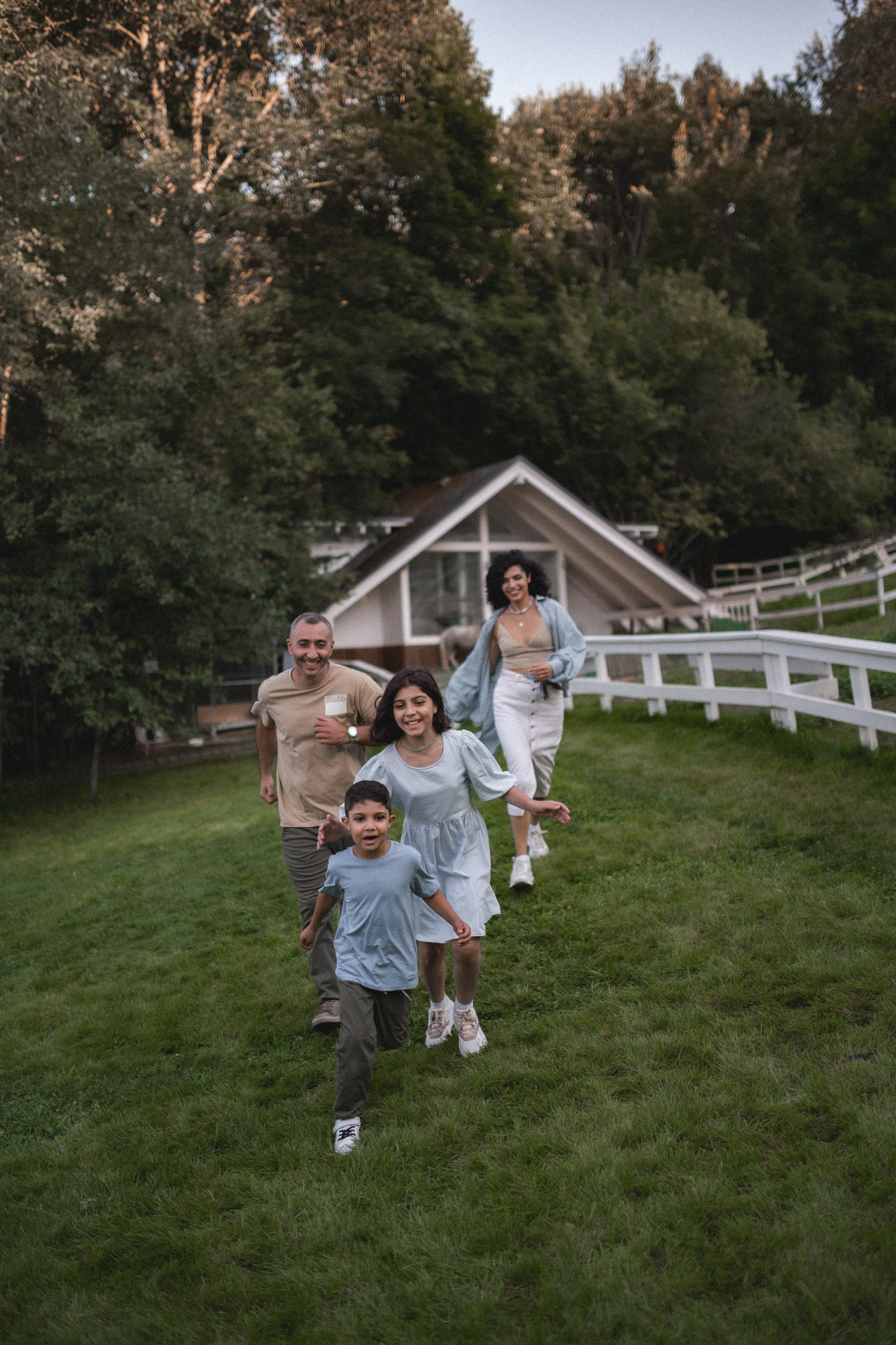 Давид, Лианна, Эмили и Марсель. Зелёное озеро. Семейный и свадебный lifestyle-фотограф в Москве Мария Петрова