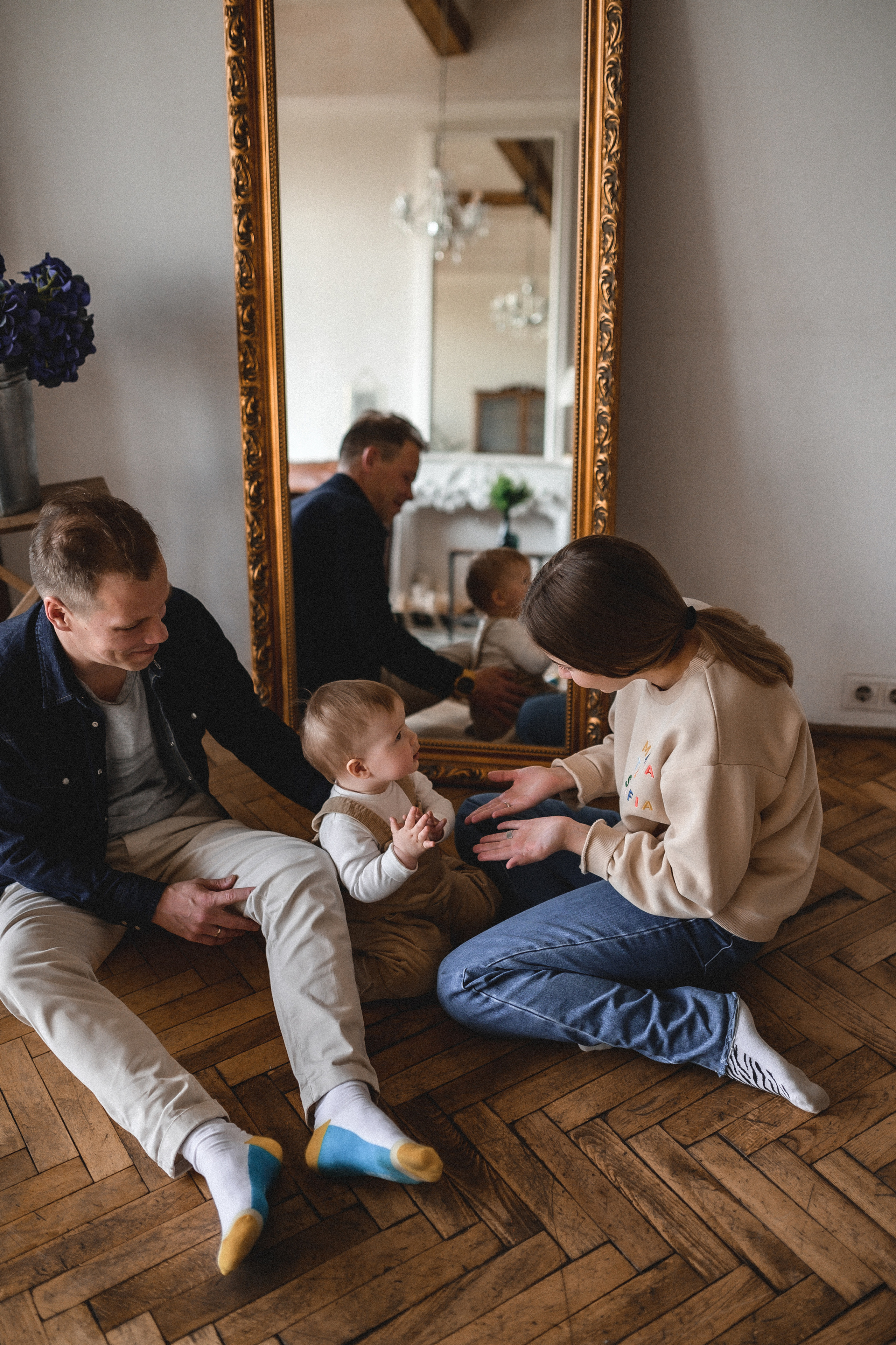 Сергей, Настя и Софа в студии 33/13. Семейный и свадебный lifestyle-фотограф в Москве Мария Петрова