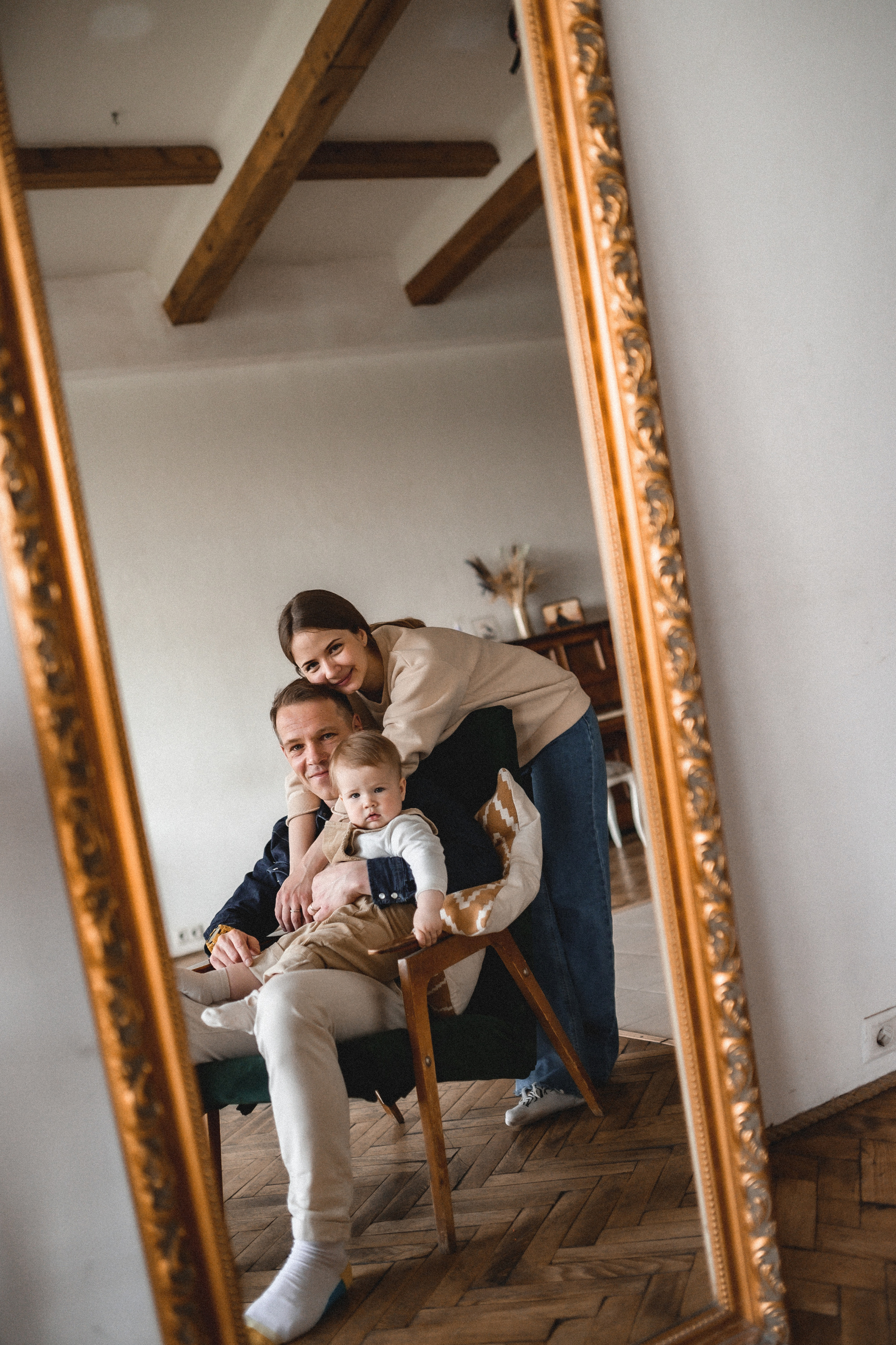 Сергей, Настя и Софа в студии 33/13. Семейный и свадебный lifestyle-фотограф в Москве Мария Петрова