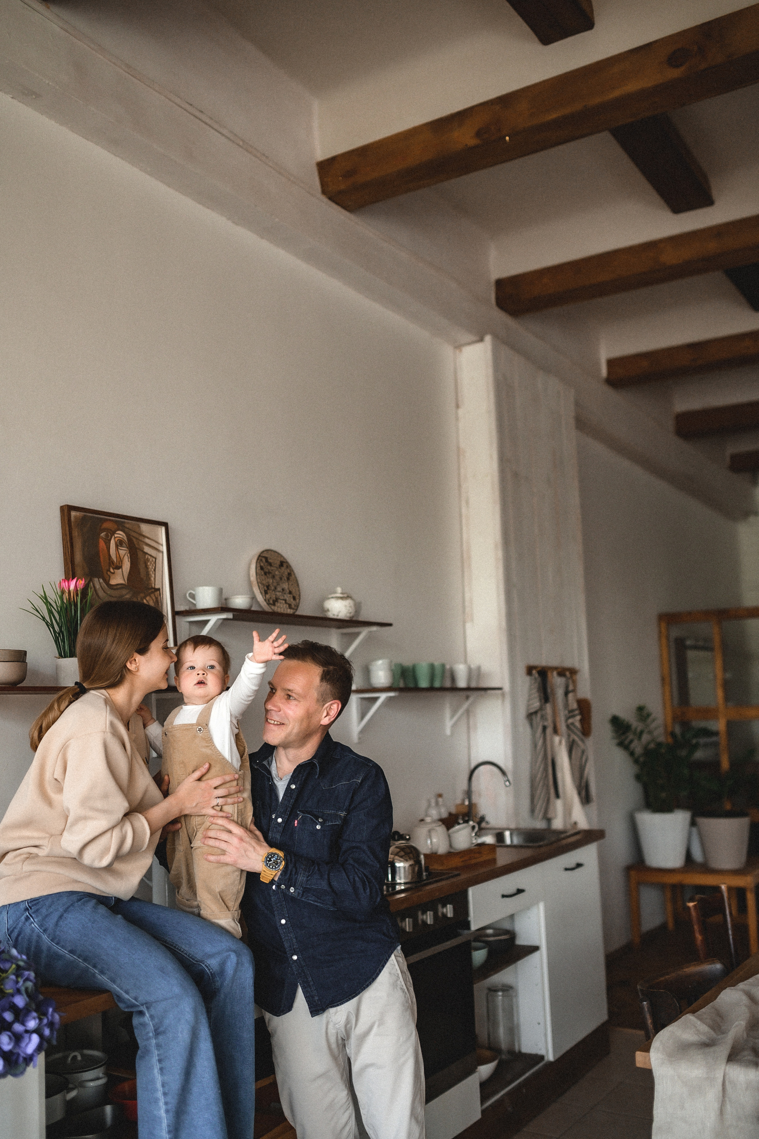 Сергей, Настя и Софа в студии 33/13. Семейный и свадебный lifestyle-фотограф в Москве Мария Петрова