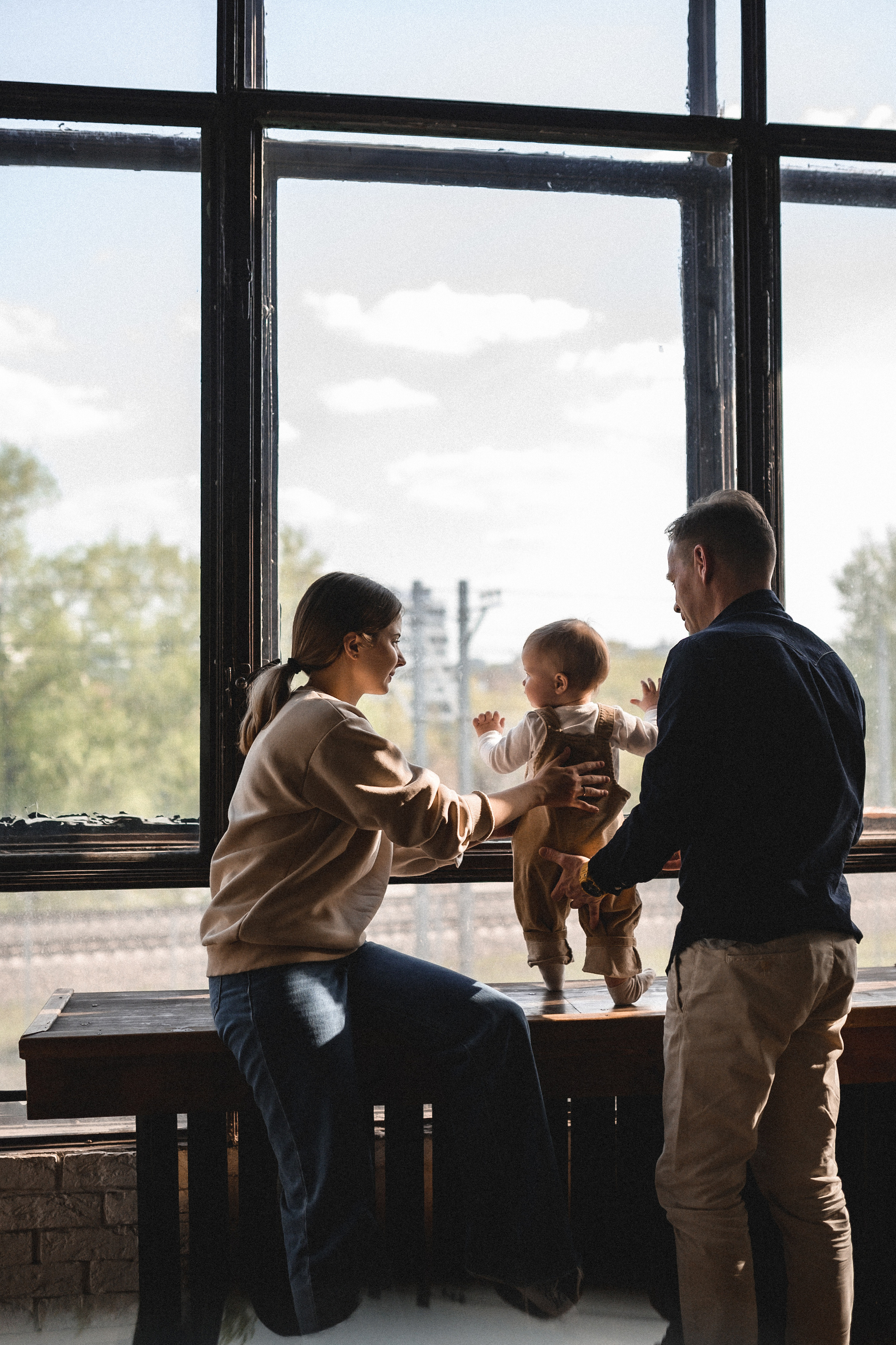 Сергей, Настя и Софа в студии 33/13. Семейный и свадебный lifestyle-фотограф в Москве Мария Петрова