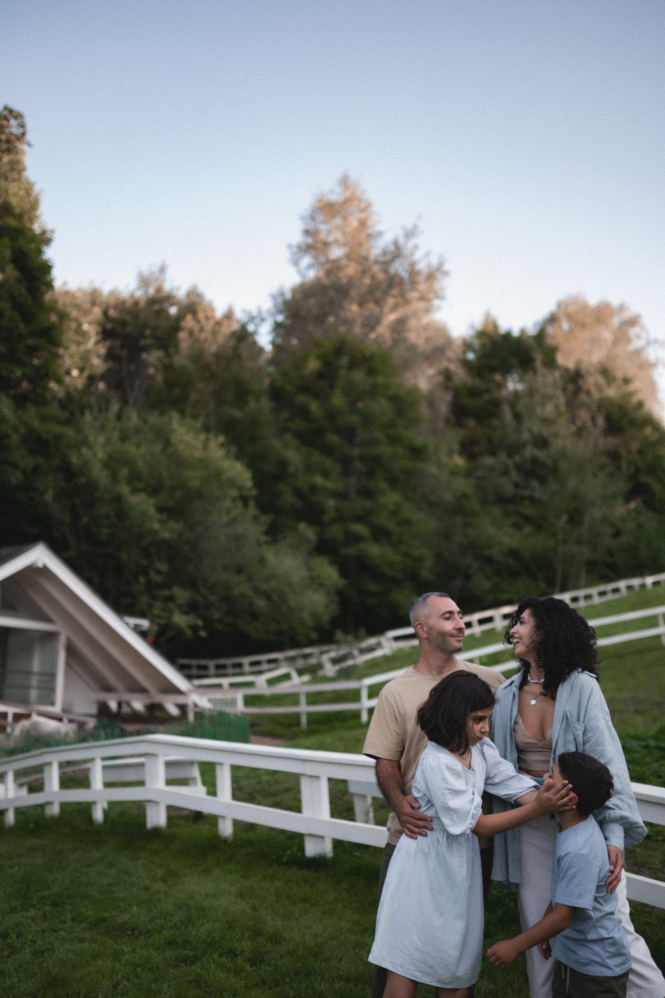 Давид, Лианна, Эмили и Марсель. Зелёное озеро. Семейный и свадебный lifestyle-фотограф в Москве Мария Петрова
