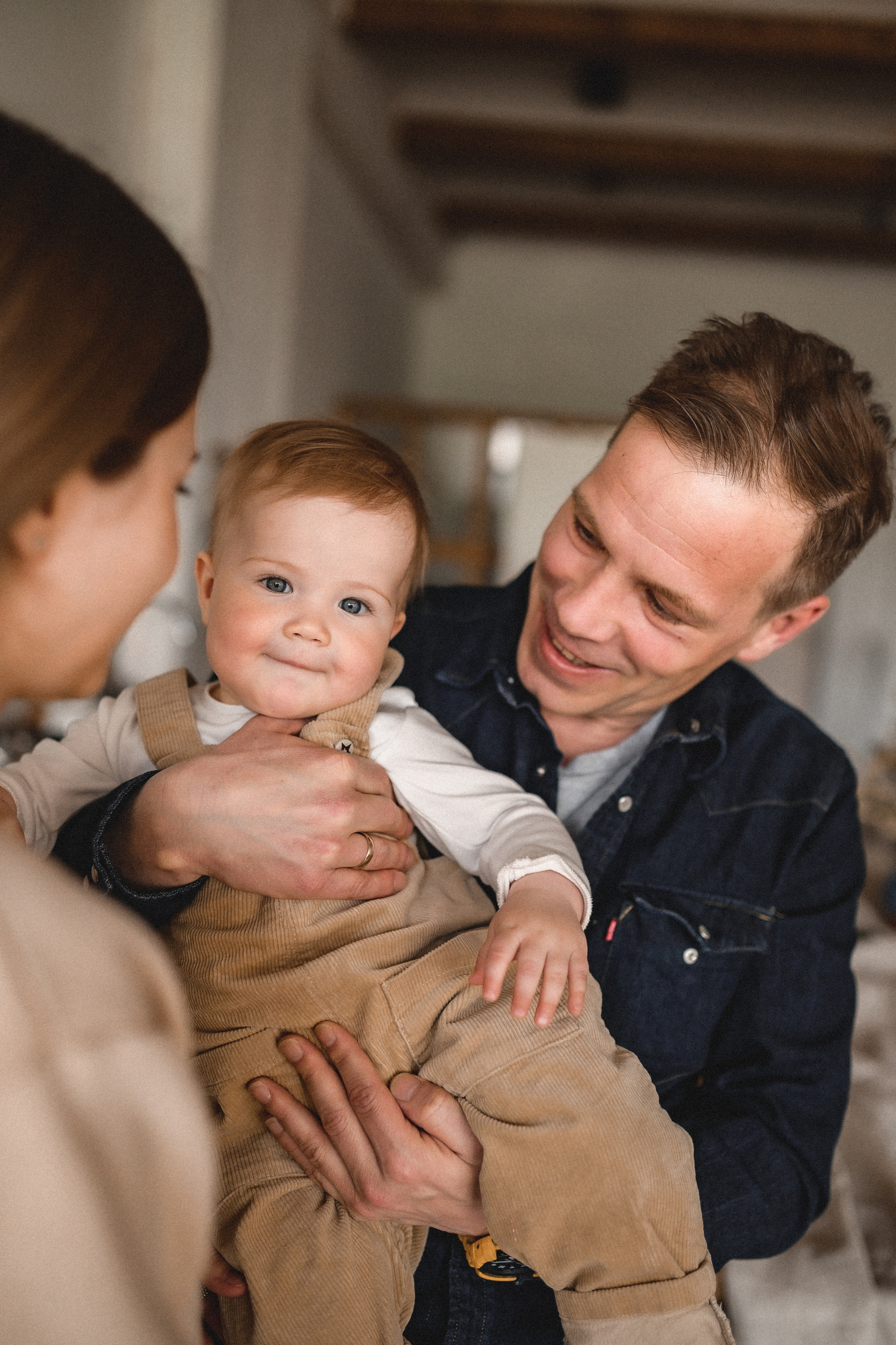Сергей, Настя и Софа в студии 33/13. Семейный и свадебный lifestyle-фотограф в Москве Мария Петрова