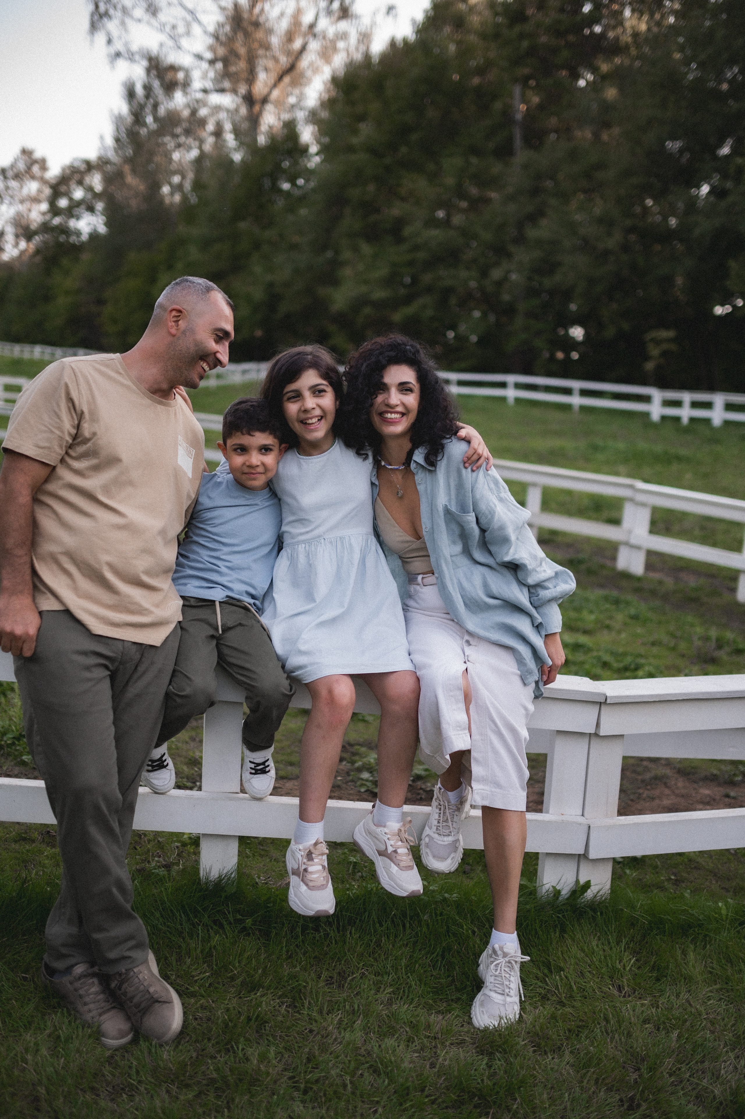 Давид, Лианна, Эмили и Марсель. Зелёное озеро. Семейный и свадебный lifestyle-фотограф в Москве Мария Петрова