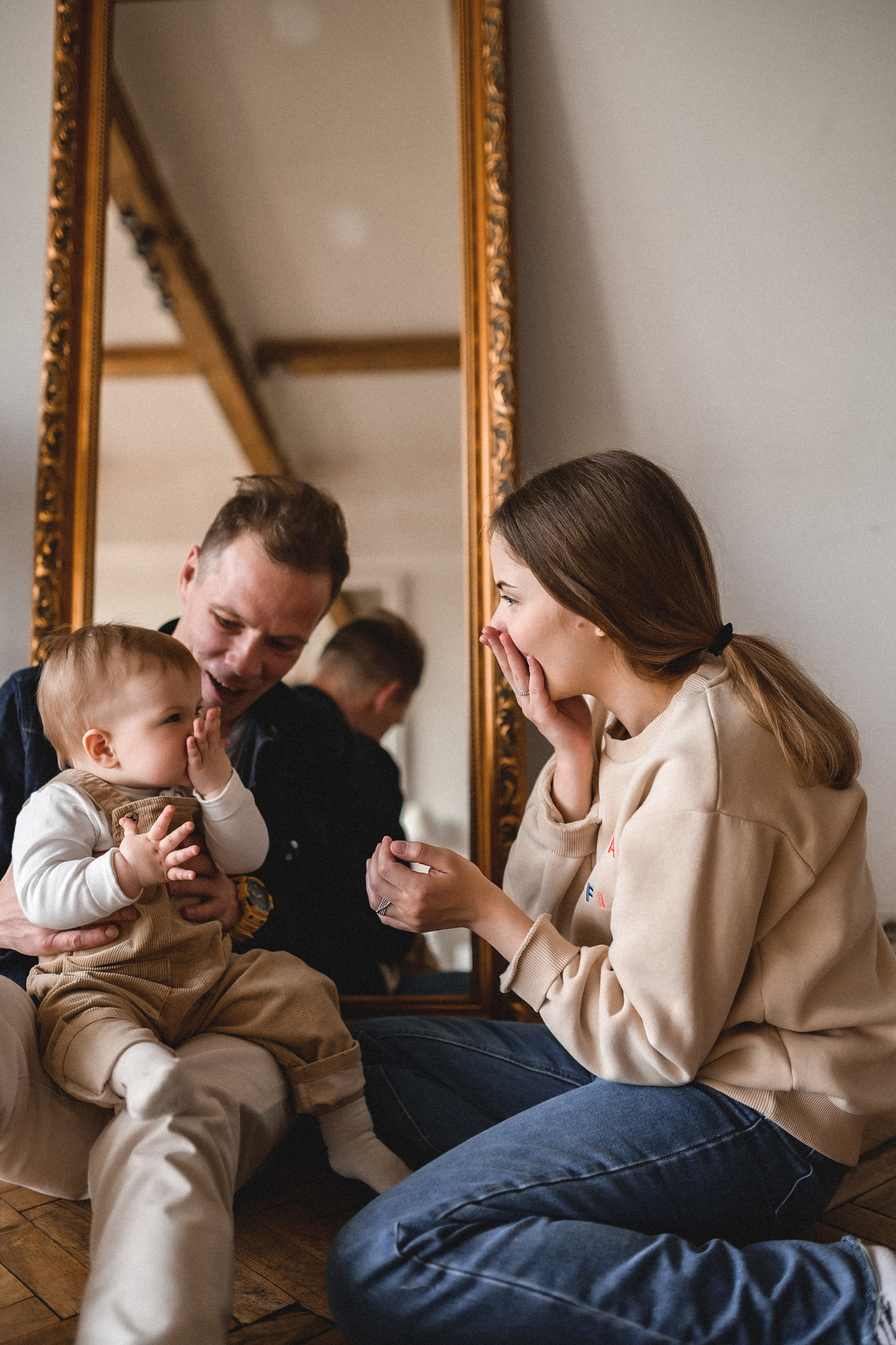 Сергей, Настя и Софа в студии 33/13. Семейный и свадебный lifestyle-фотограф в Москве Мария Петрова