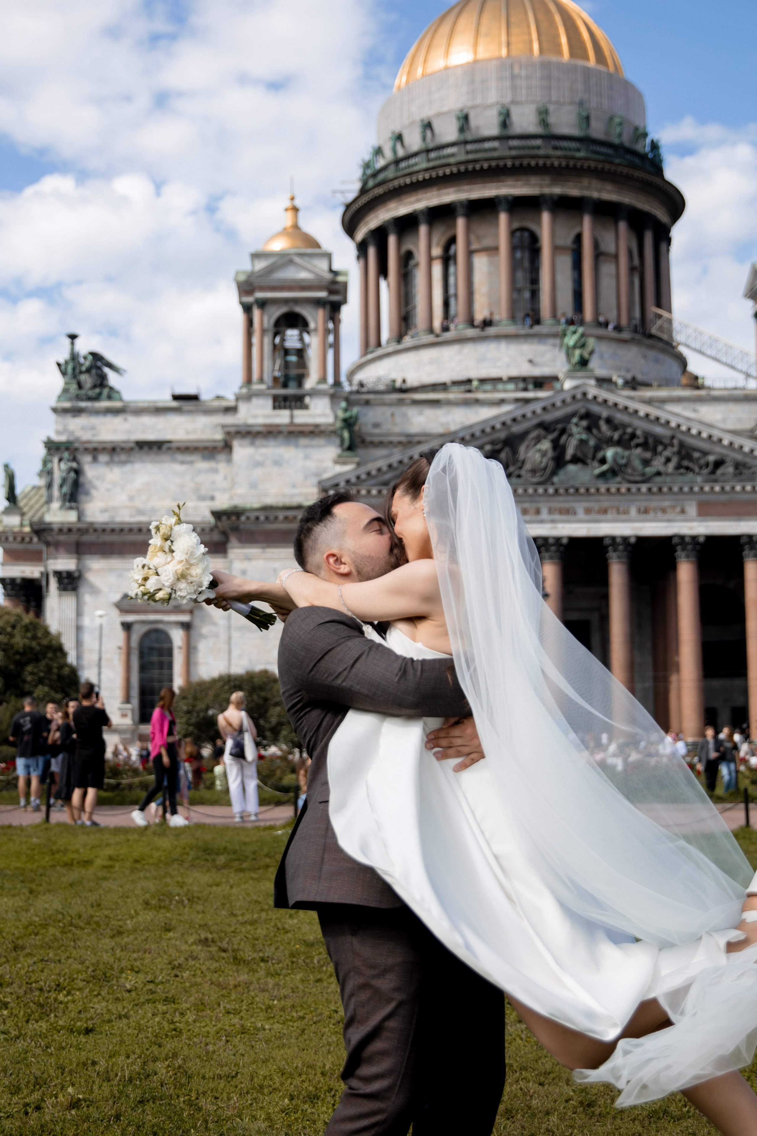 Анна и Александр / Прогулка + ЗАГС. Свадебный и семейный фотограф в Москве Диана Левченко