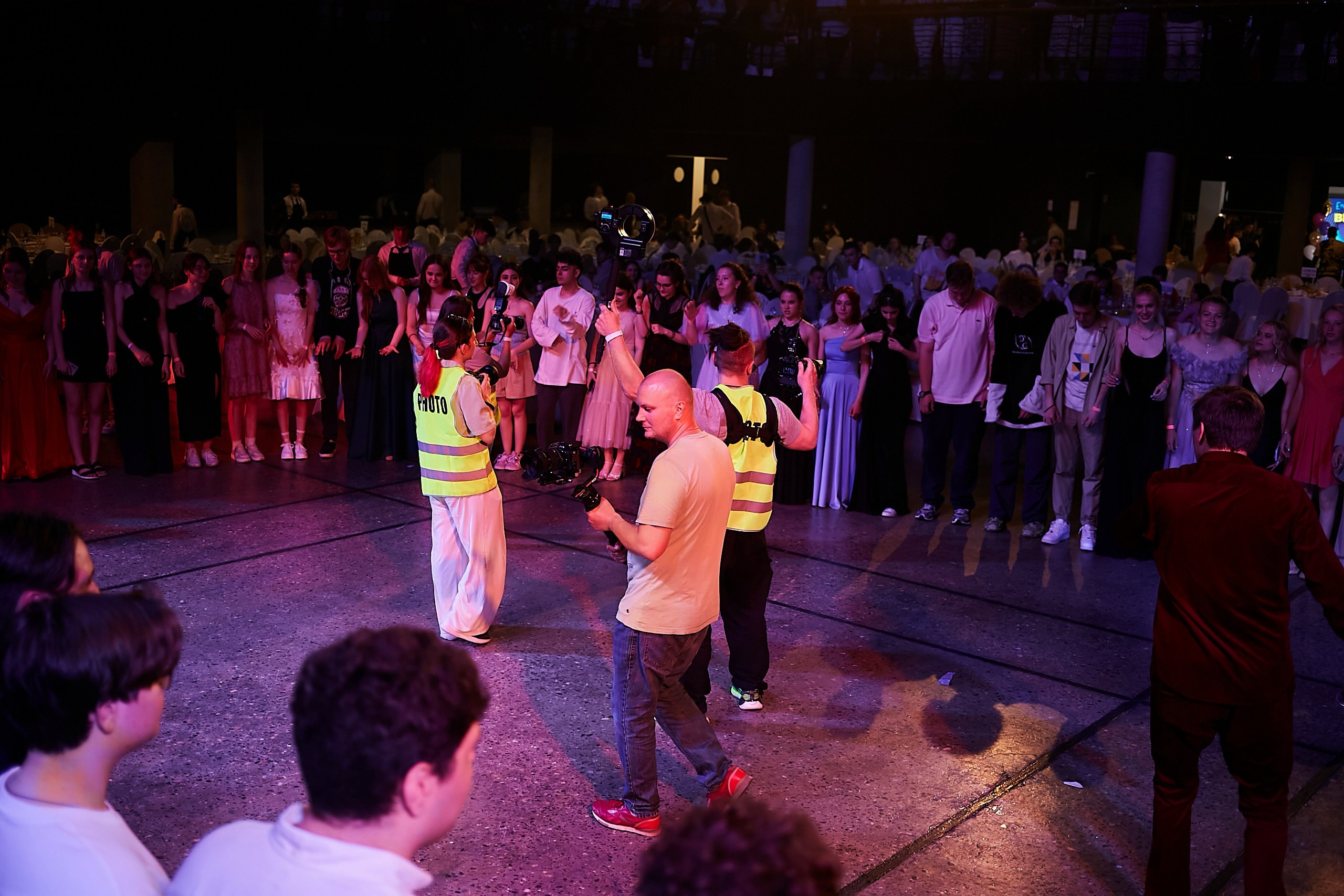 Выпускной 2024 концертный зал Академия ВТБ. Фотограф и Видеограф в Москве. Олег Корушев