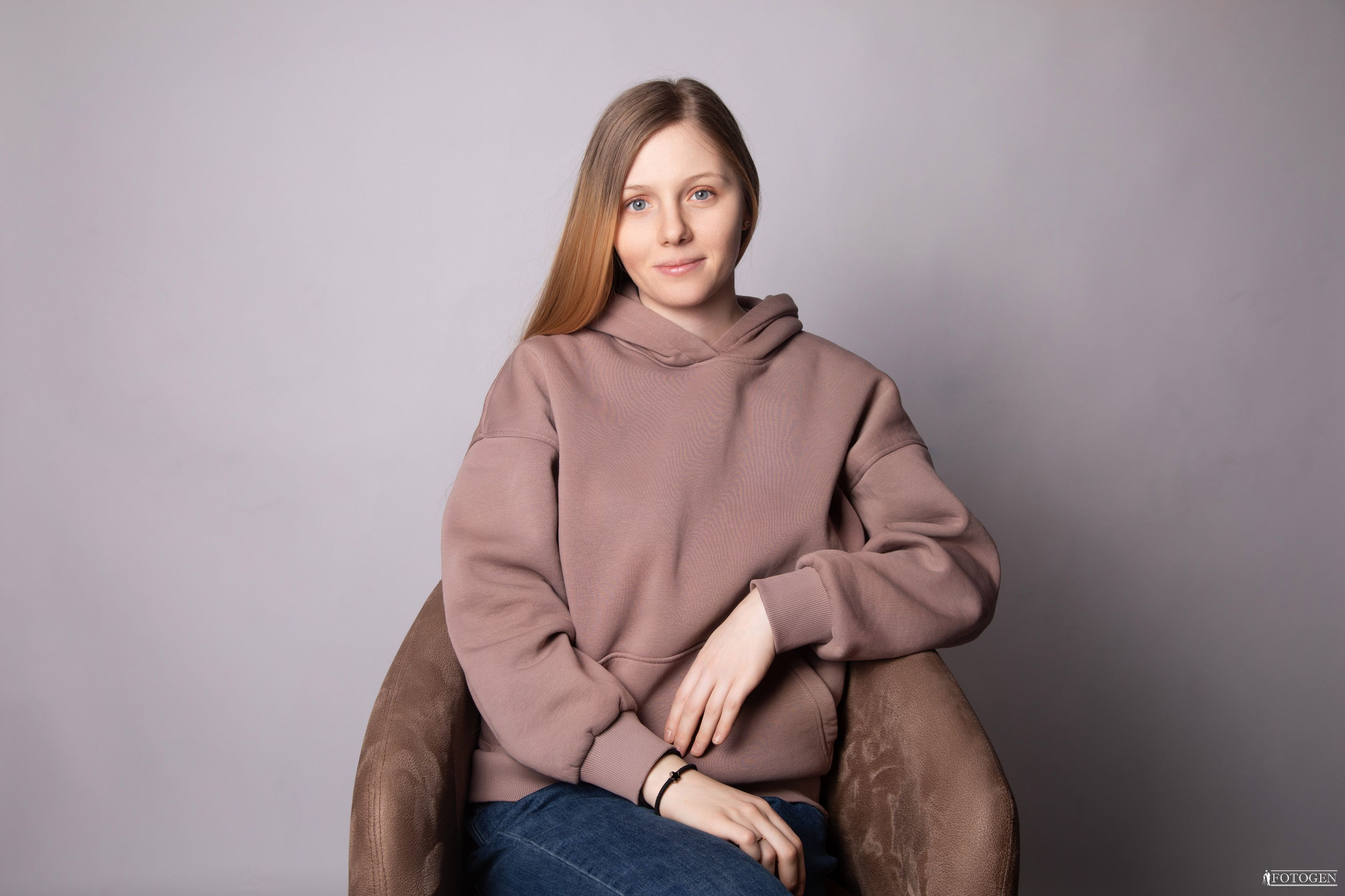 Современная элегантность: Стильные фотосессии в Fotogen. Интерьерная фотостудия FOTOGEN г. Краснодар