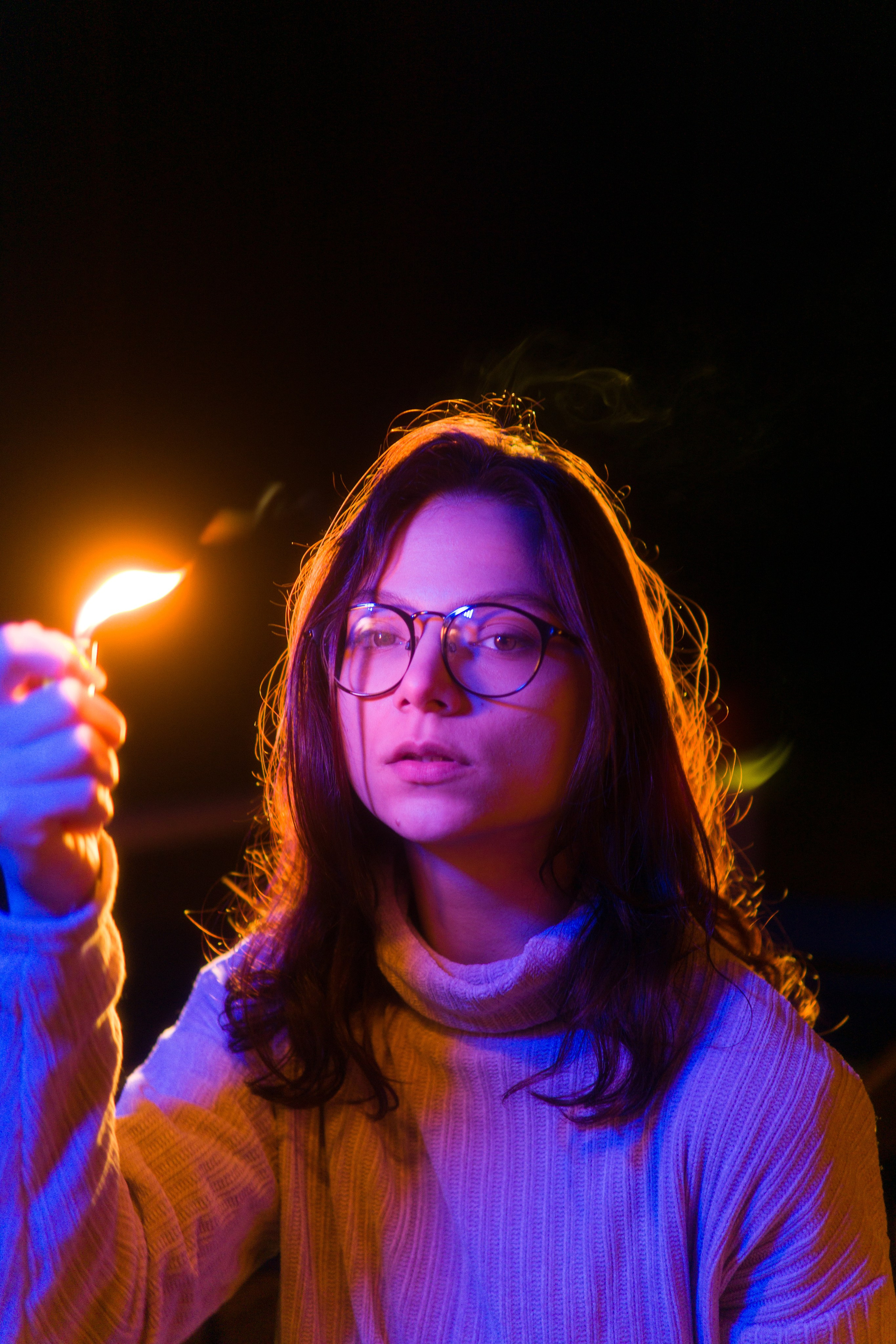 Лера с цветным светом. Главная