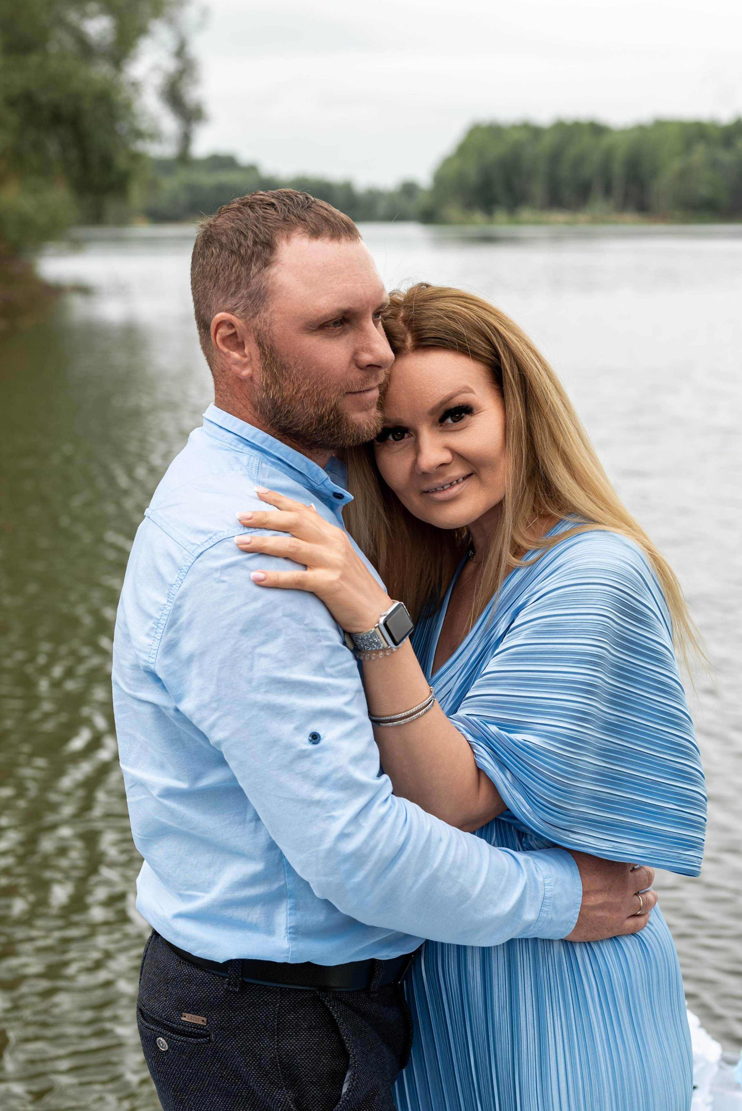 Фотопроект на лодке с голубыми гортензиями. Фотограф в городе Салават