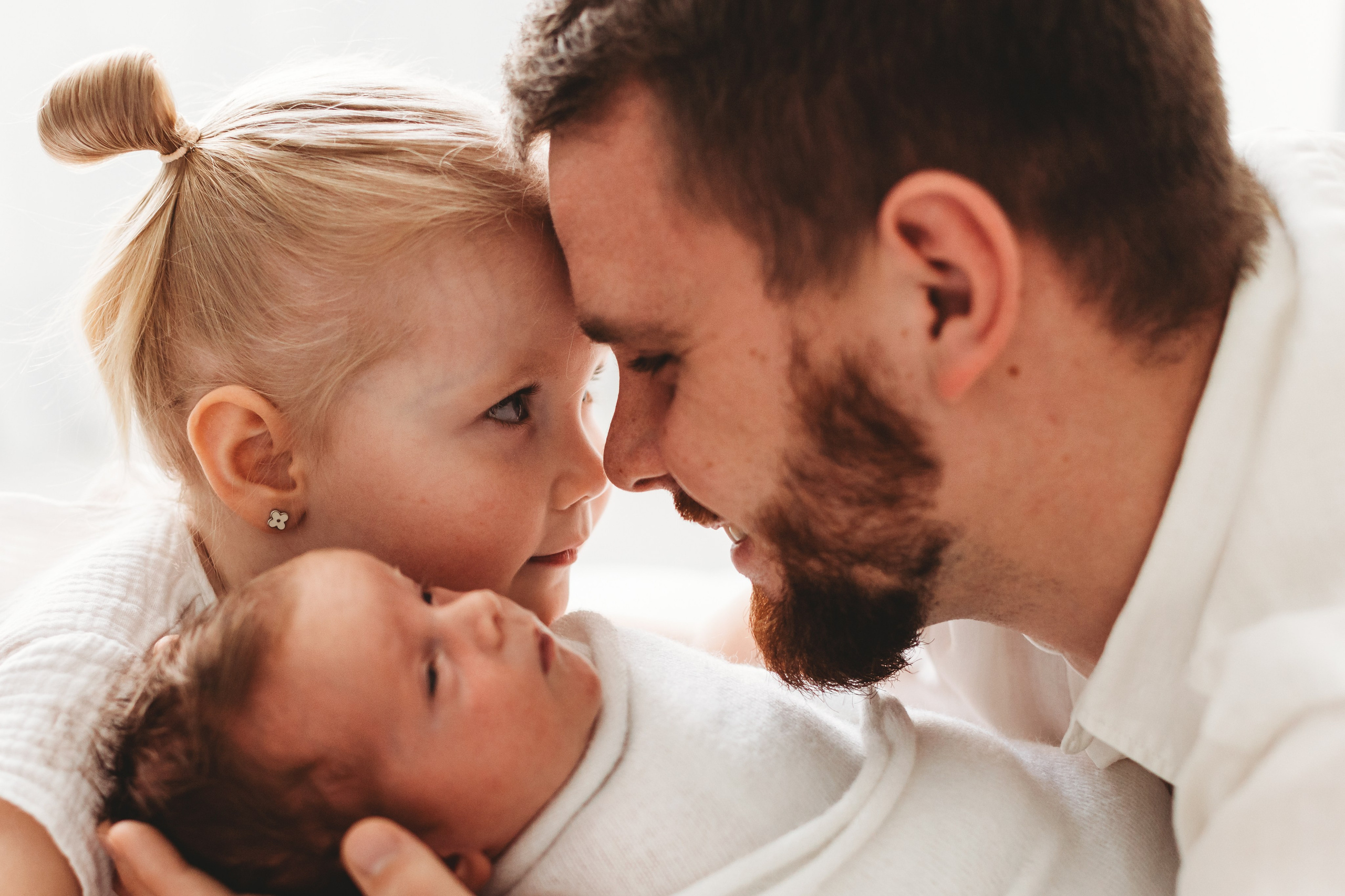 Александр с семьей 🤍. Фотограф Новорожденных в Москве Илона Шубина