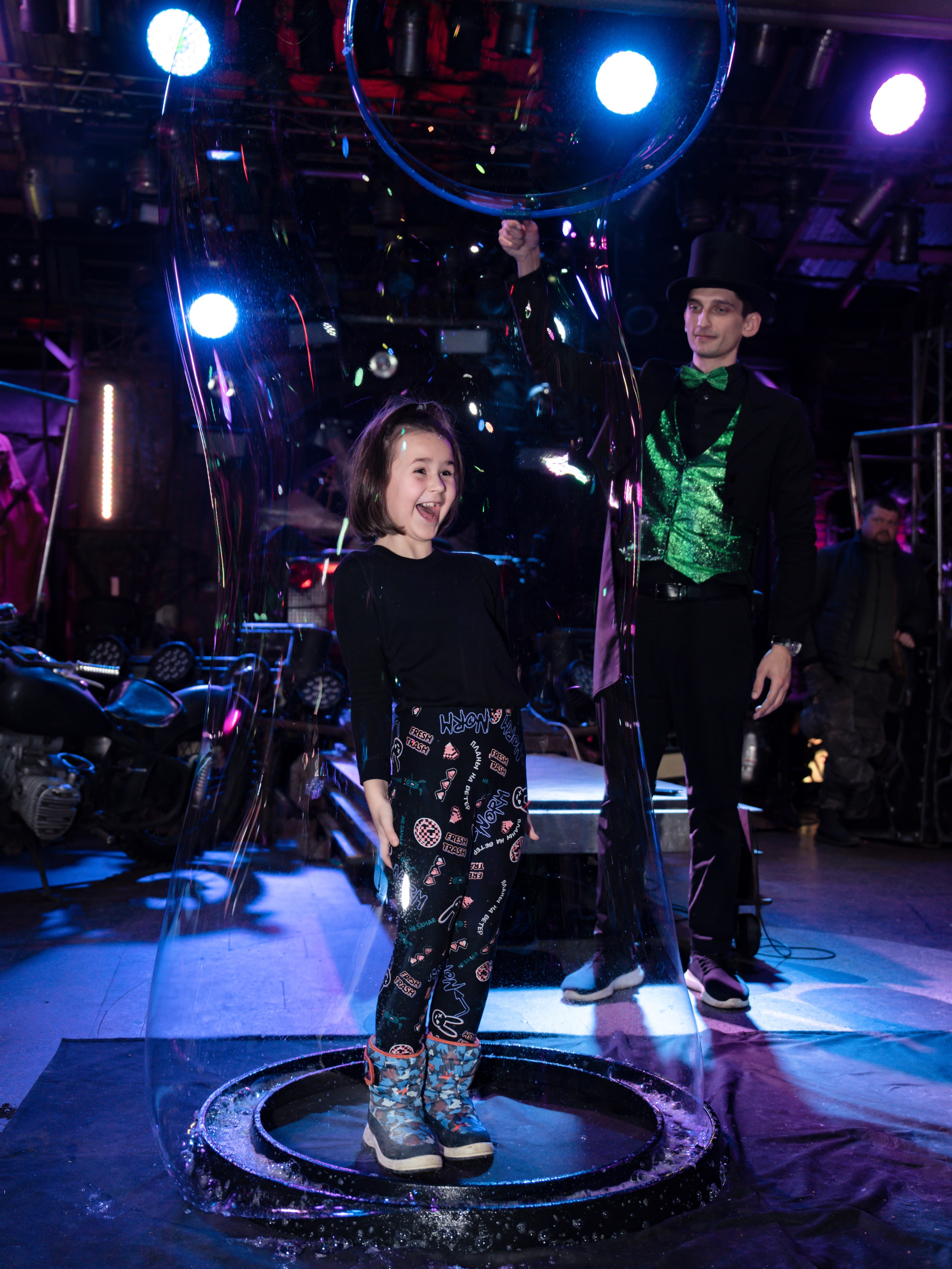 Новогодняя сказка в Байк Центре «Ночные Волки». Крамер Юлиана детский и семейный фотограф