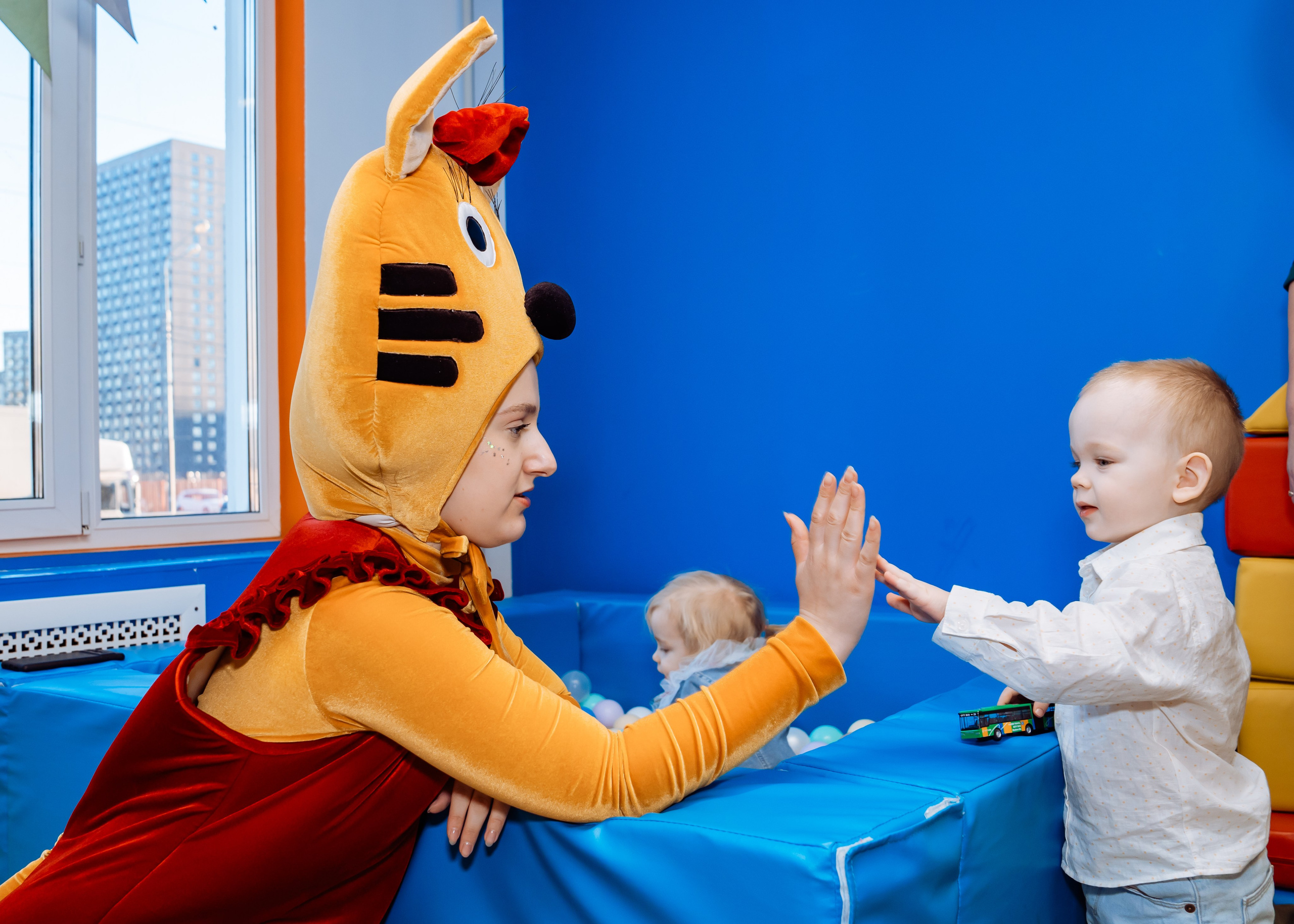 Карамелька в гостях у Романа. Крамер Юлиана детский и семейный фотограф