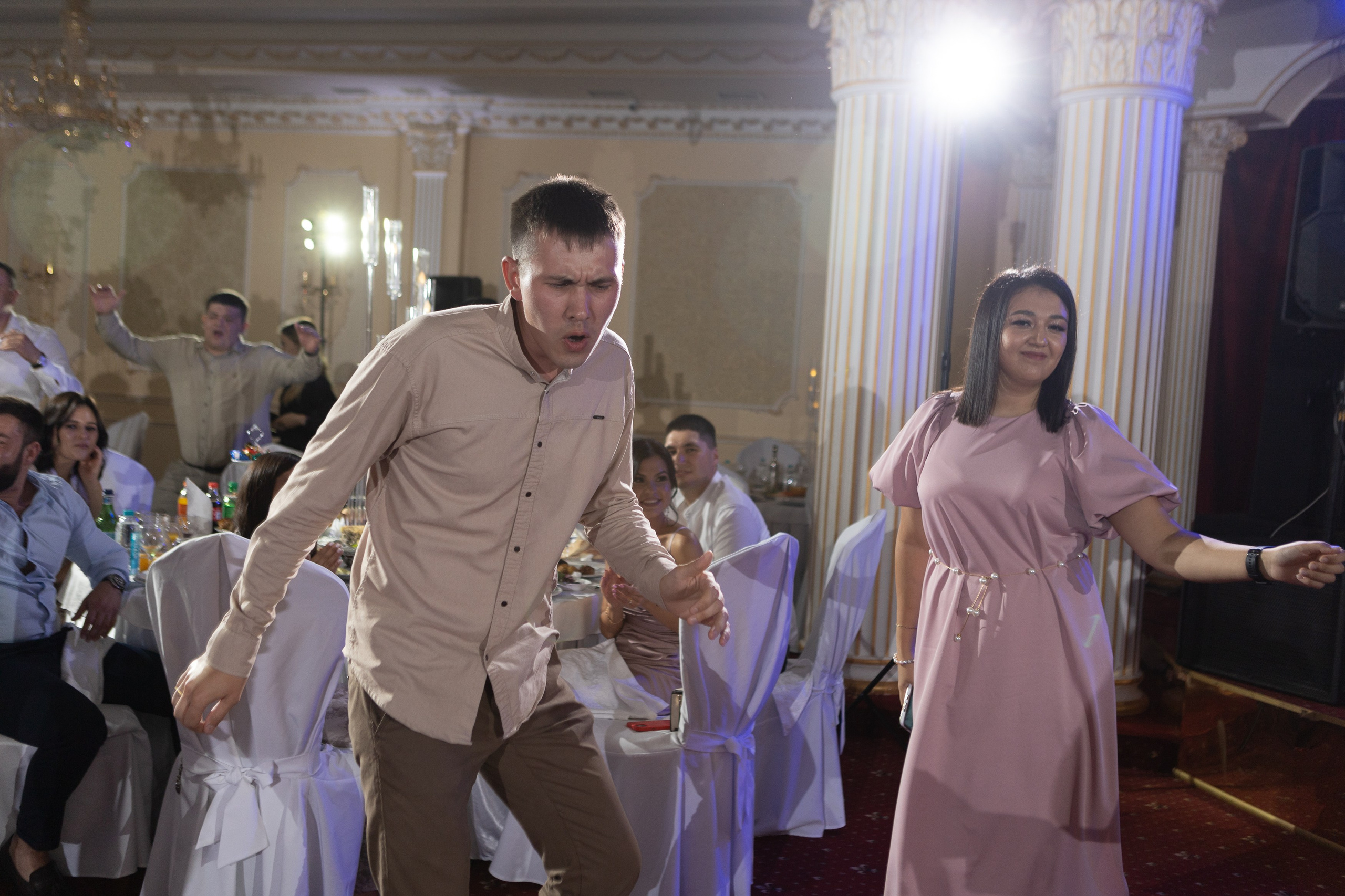 Свадебный фотограф Уфа — Руслан ГабдлисламовЖивые эмоции, красивые кадры, воспоминания на всю жизнь.Работаю по всей Республике Башкортоста. Свадебный фотограф Уфа Руслан Габдлисламов