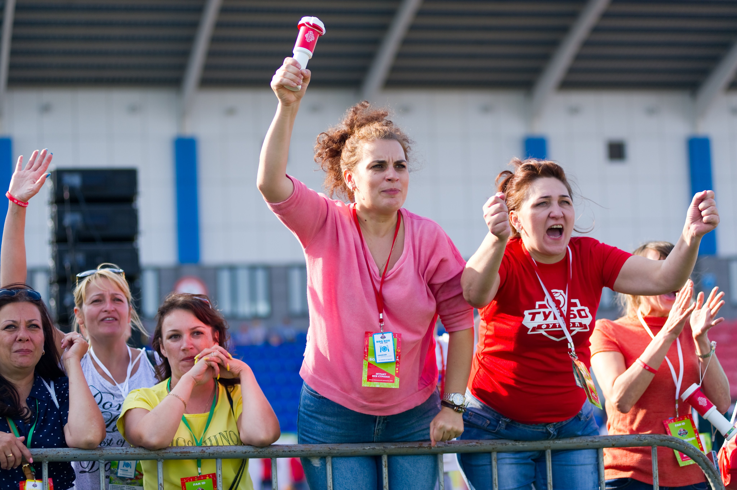Турбофутбол (корпоративное соревнование «Пятерочки»). Репортажный фотограф и видеограф Слава Думчев. Тимбилдинги, отчетники, корпоративы