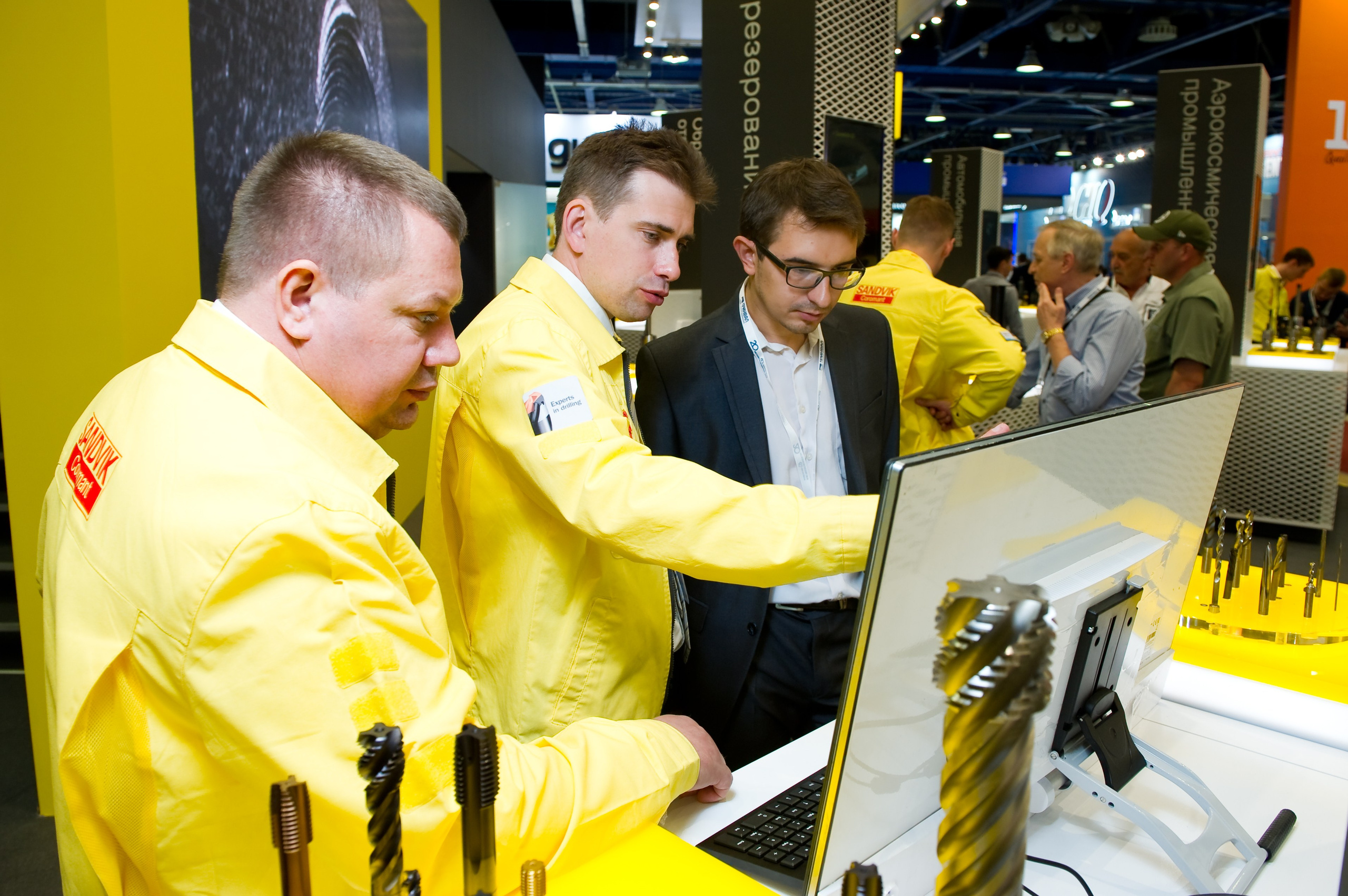 Работа Sandvik на выставке «Металлообработка». Репортажный фотограф и видеограф Слава Думчев. Тимбилдинги, отчетники, корпоративы