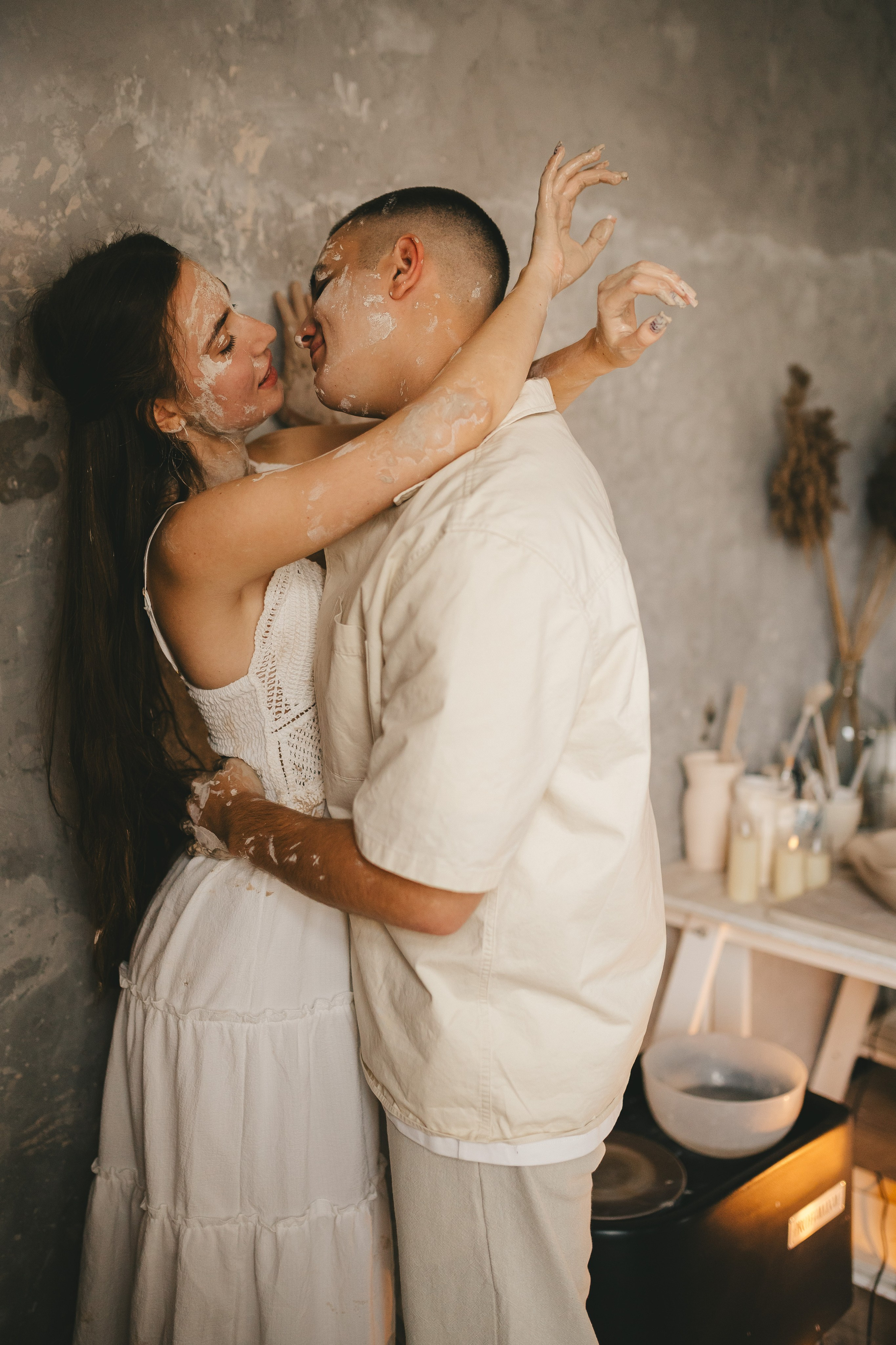 Дима и Даша в гончарной мастерской. Семейный lifestyle фотограф в Санкт-Петербурге Людмила Пахомова