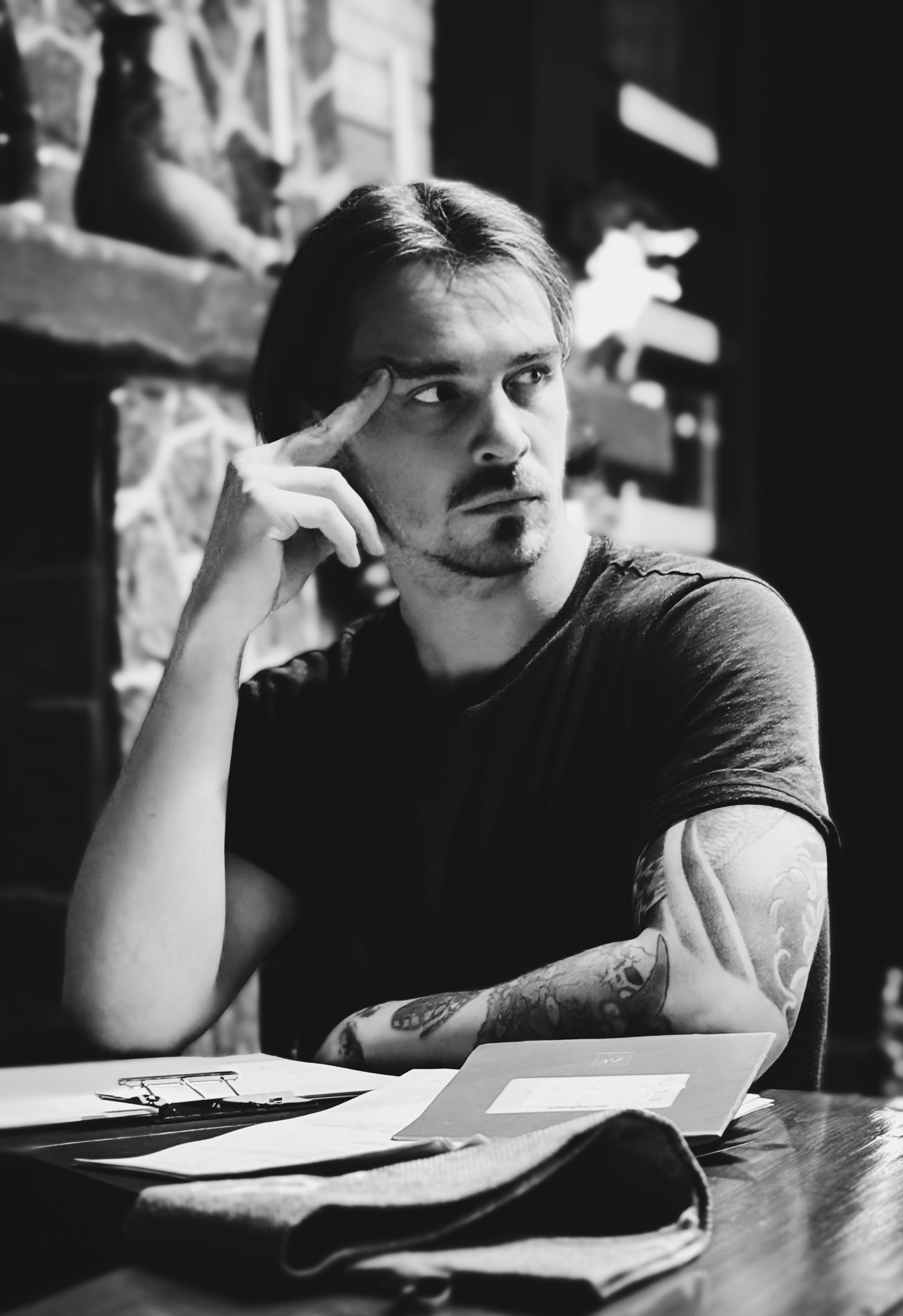 Режиссер Арсений Ганчуков, полный метр «Московские твари». Фотограф, оператор и рилсмейкер в Москве — Ася Палагута