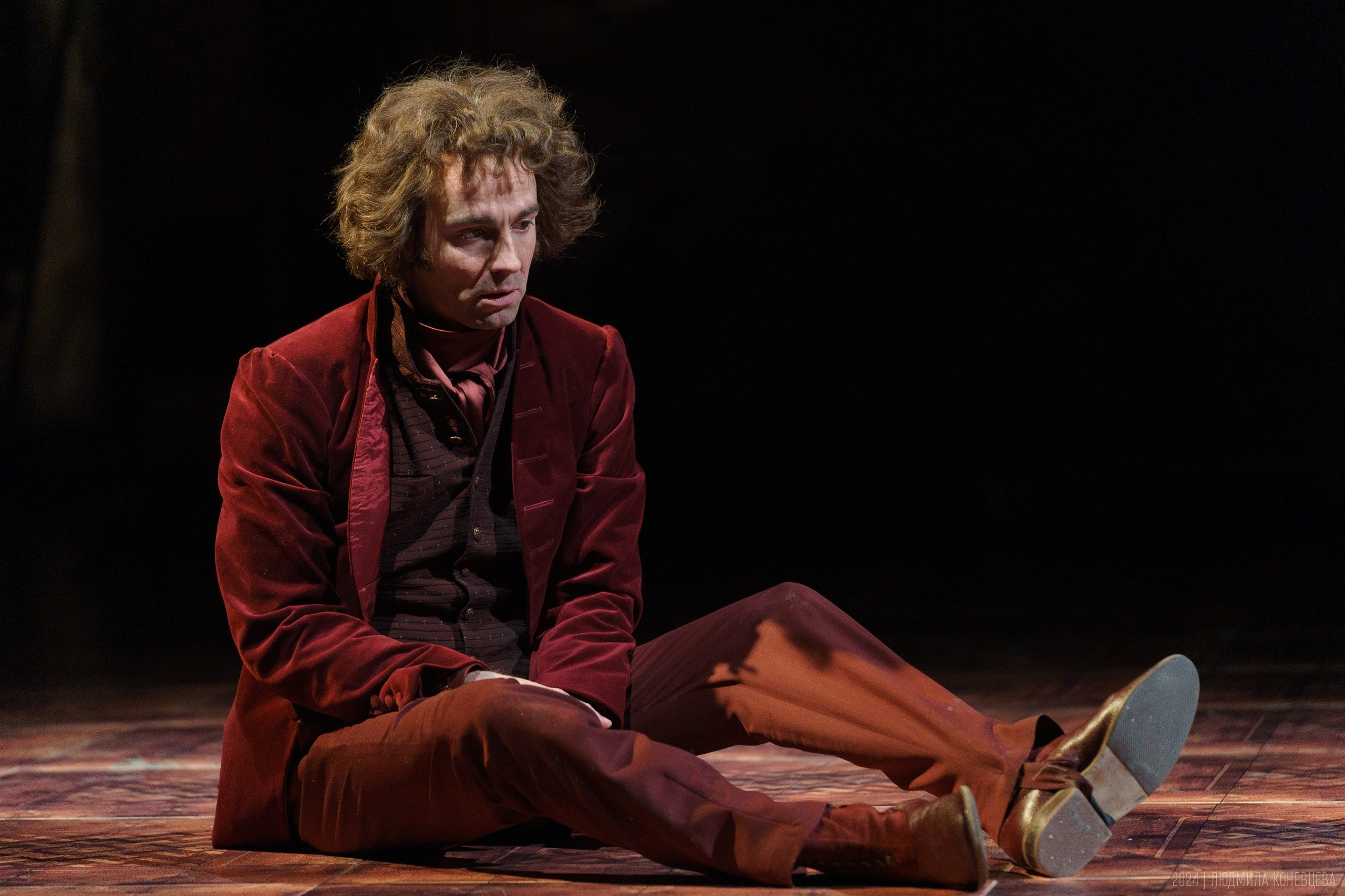 Мастерская Фоменко. «Совер­шенно Неве­ро­ят­ное Со­бы­тие». Постановка Евгений Каменькович. Театральная фотография