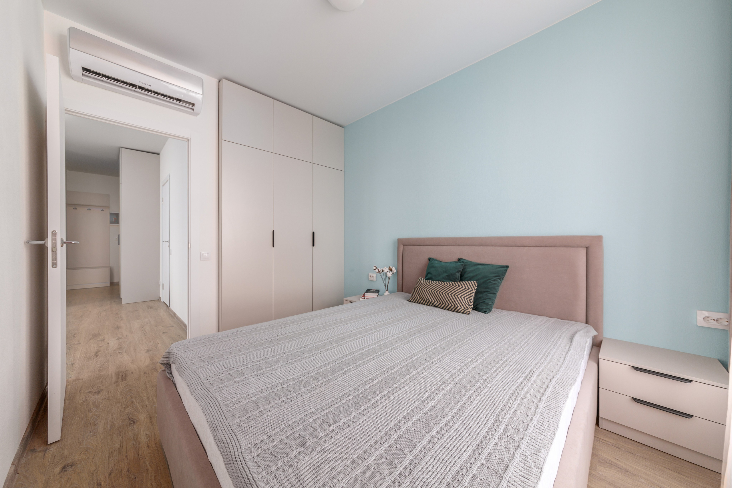 Двухкомнатная квартира, Варфоломеевская ул