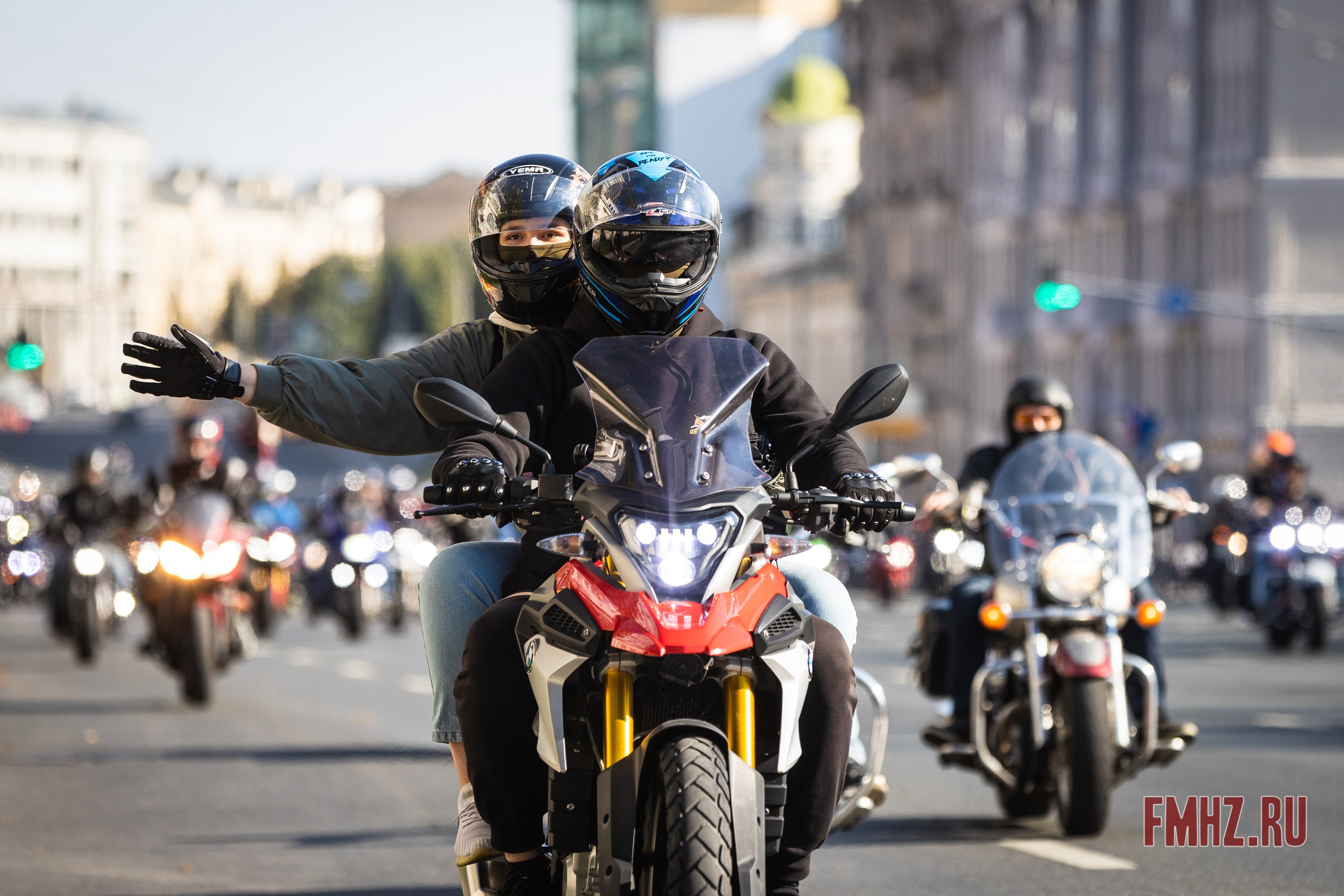 Закрытие Мотосезона 2023 на проспекте Академика Сахарова. Фотограф Владимир Охрименко