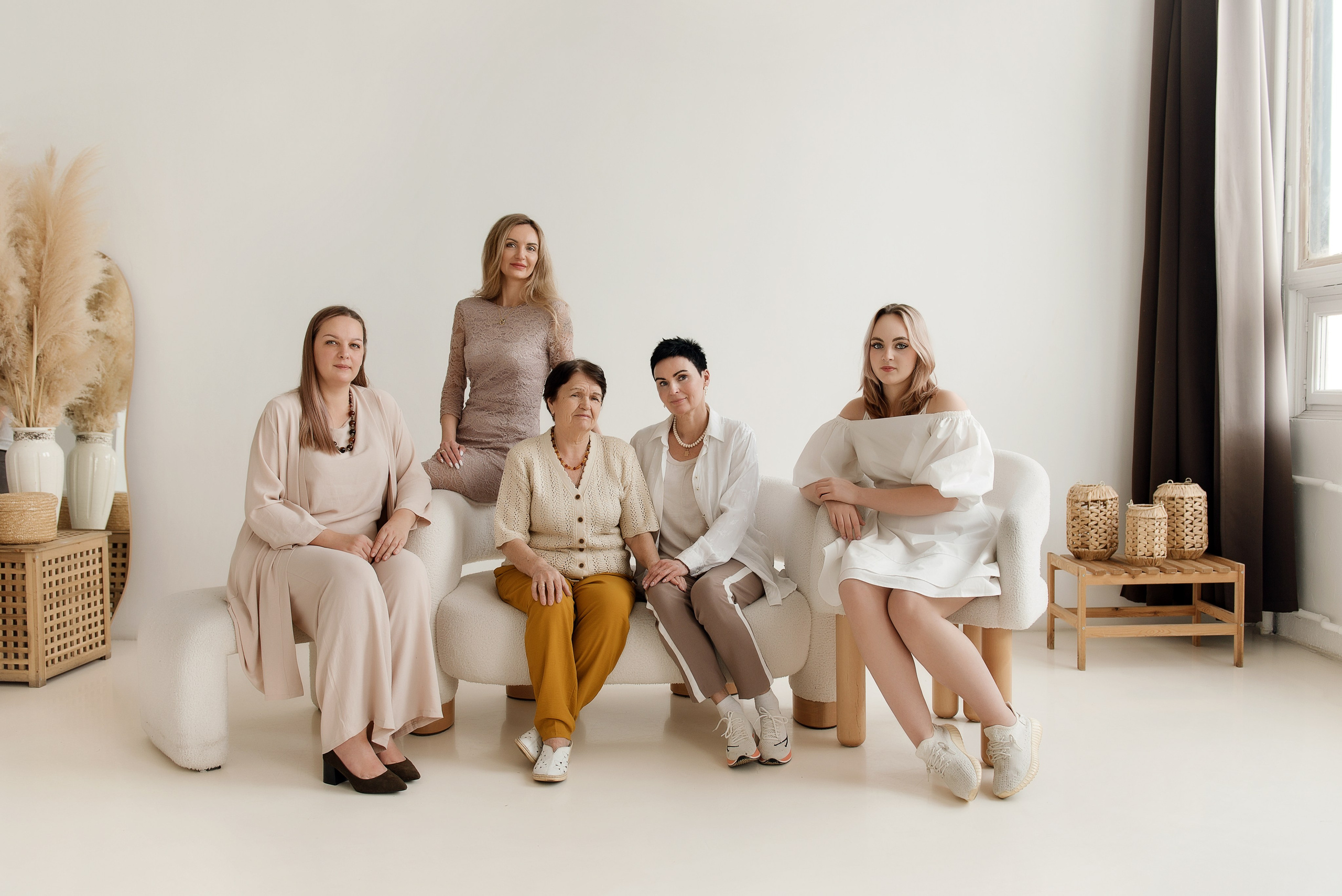 Семейная съёмка большой семьи в Москве. Детский фотограф в Долгопрудном и Москве