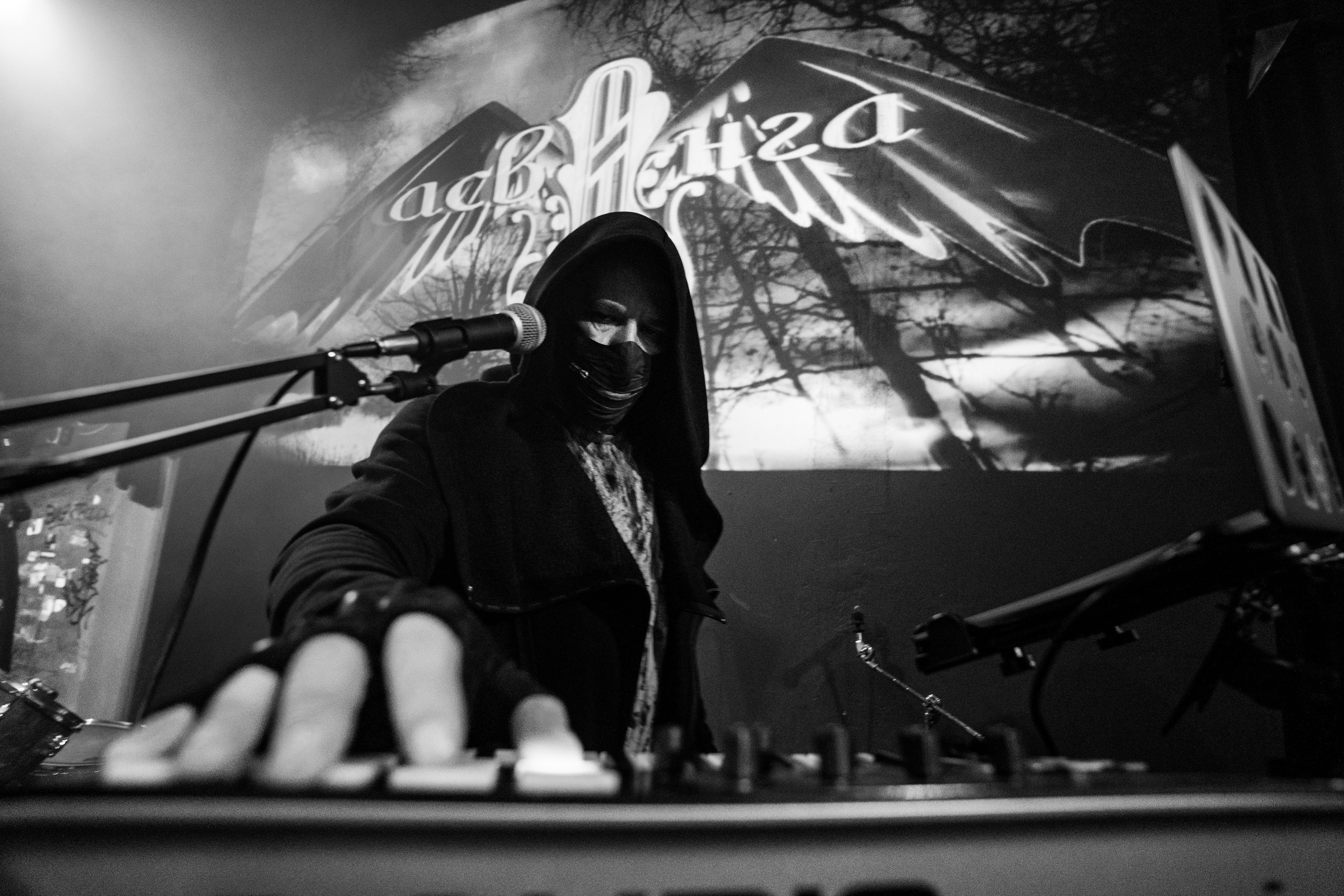 Inside the Rain|Ласточка. Концертный и репортажный фотограф в Санкт-Петербурге Слава Пахомов