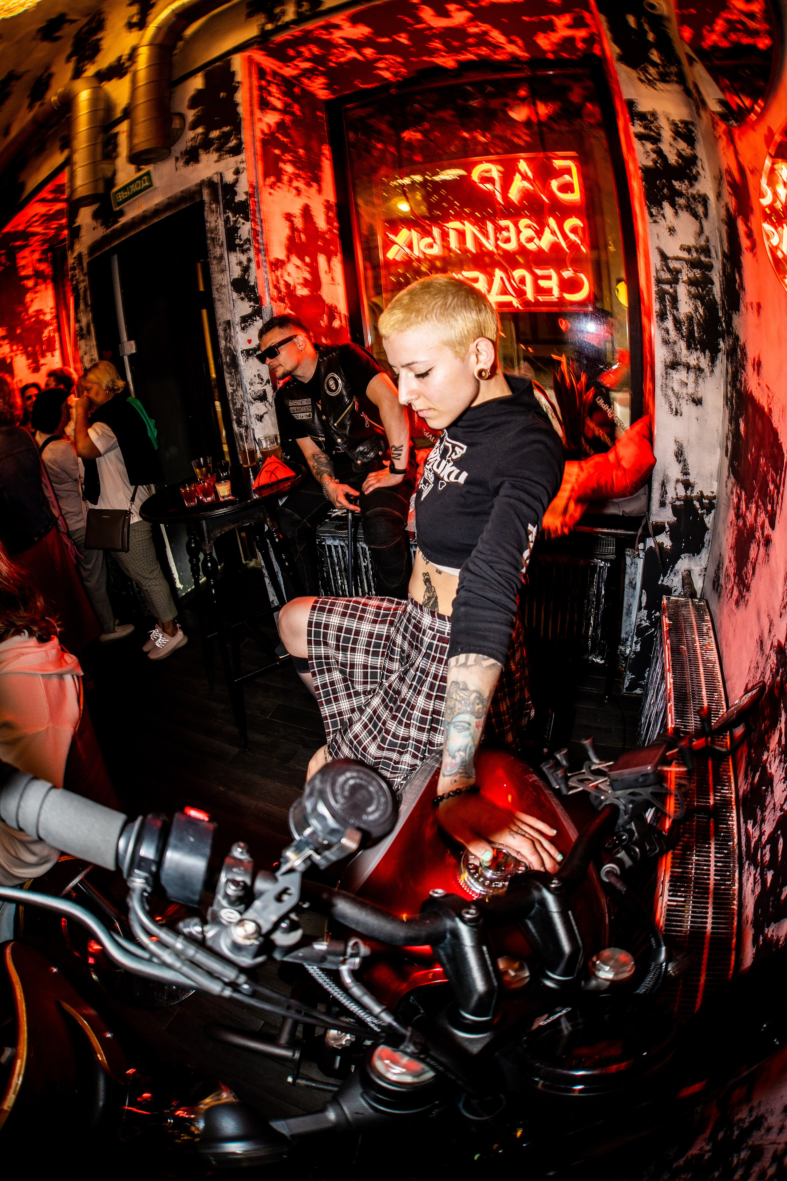 Панк-вечеринка в Баре разбитых сердец. Концертный и репортажный фотограф в Санкт-Петербурге Слава Пахомов