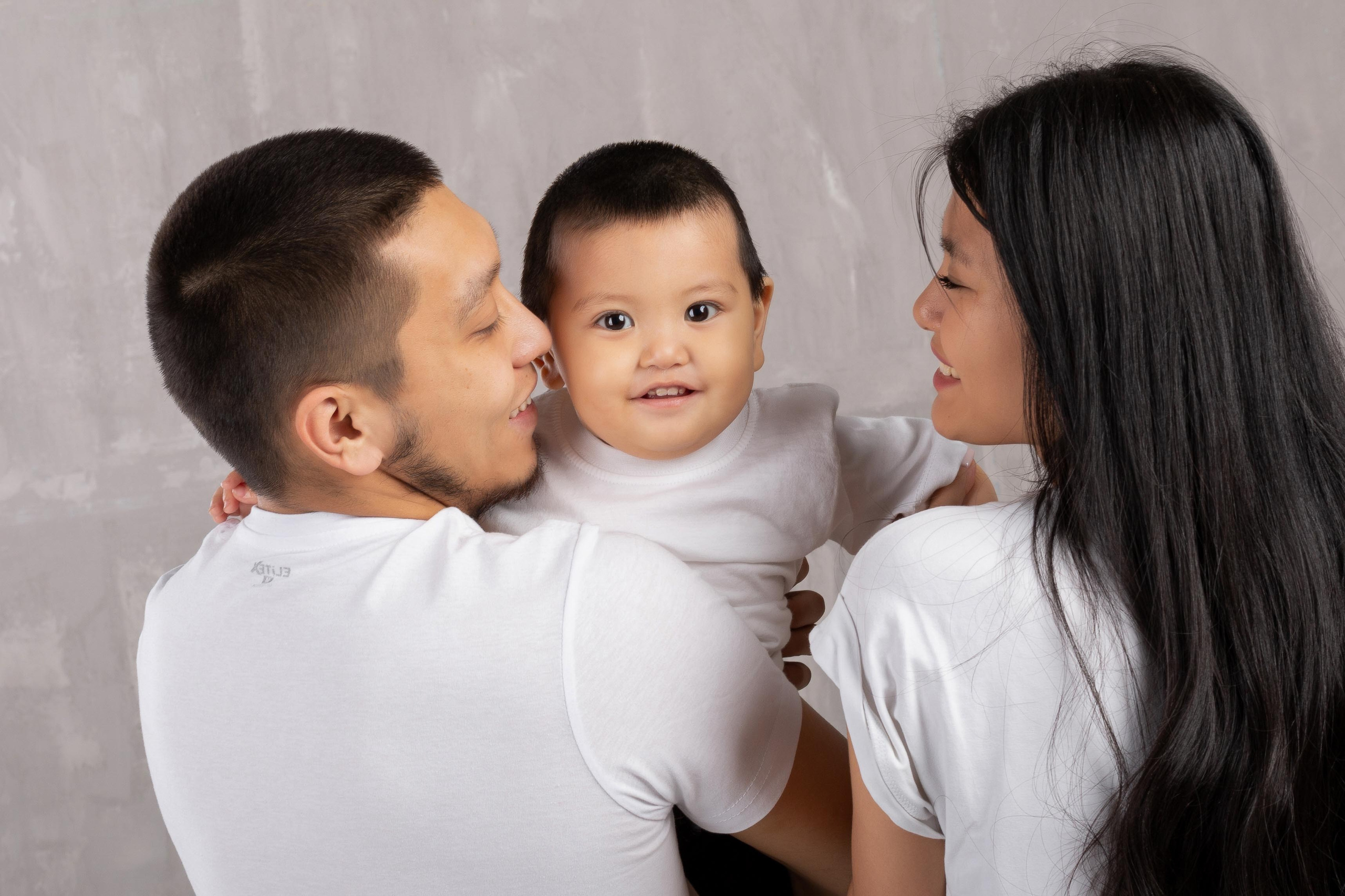 Фотосессия семейная. Фотостудия Алматы. Семейная и детская фотостудия Family studio.Фотограф Алматы
