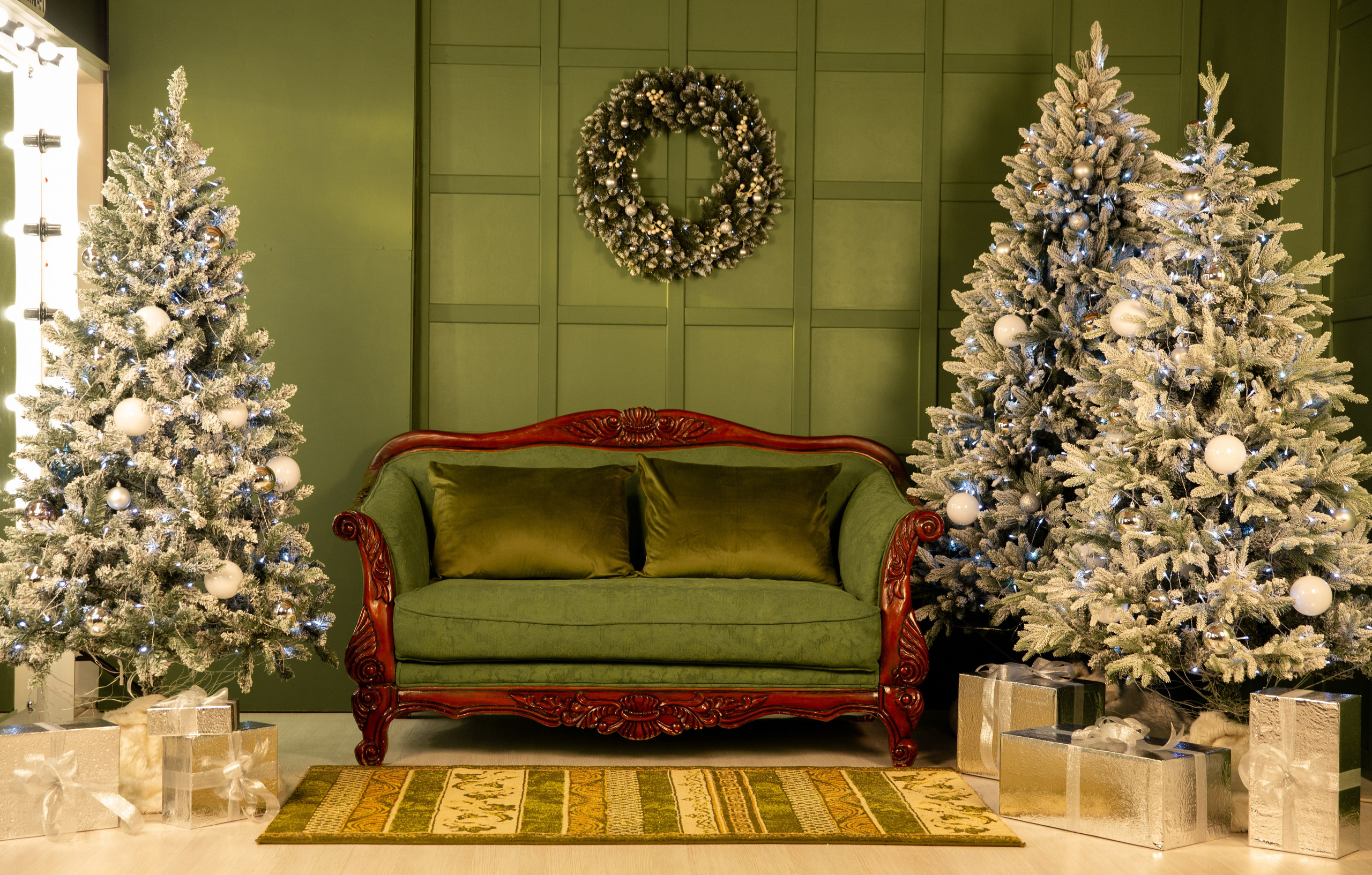 Новогодние локации. Фотостудия Алматы. Семейная и детская фотостудия Family studio.Фотограф Алматы