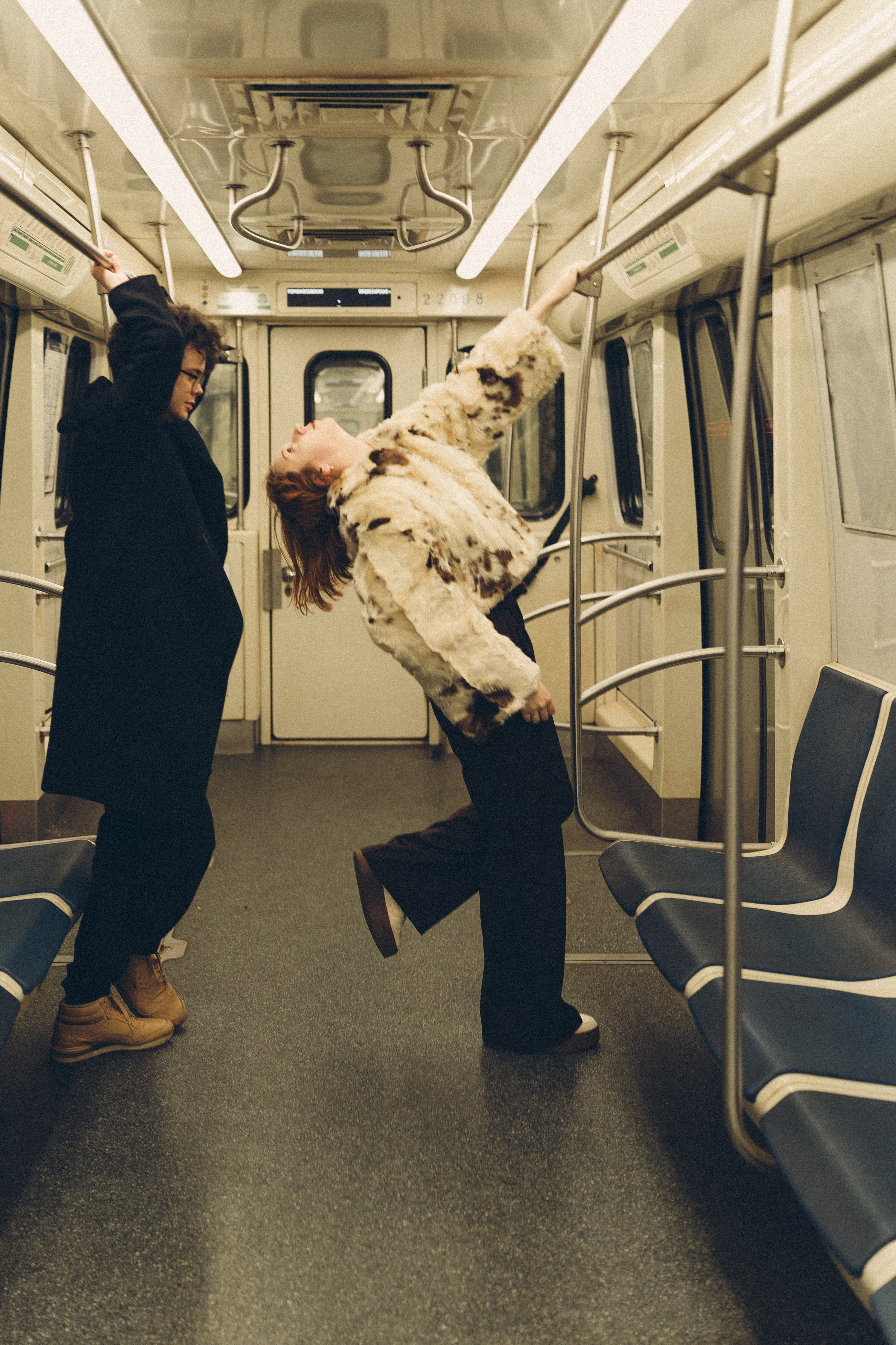 НОВОГОДНЯЯ ФОТОСЕСИИЯ ПАРЫ В МЕТРО ЛЮБОВЬ. Профессиональный фотограф, Санкт-Петербург — Виктория Богомолова