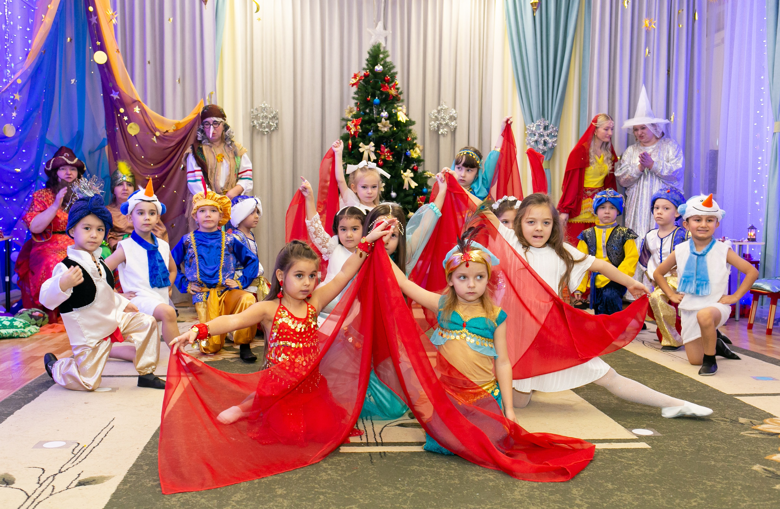 Выпускные и Утренники. Фотограф новорожденных и семейный фотограф НСО г. Бердск Марина Львова