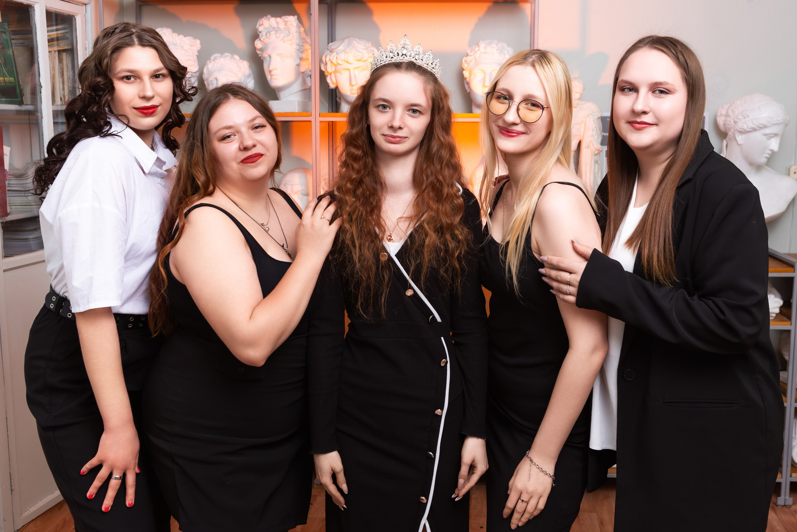 ФОТОСЕССИЯ В АУДИТОРИИ ДЛЯ БУДУЩИХ УЧИТЕЛЕЙ — выпускников Чернского профессионально-педагогического колледжа. ТВОЙ АЛЬБОМ / ТВОИ ПРАВИЛА