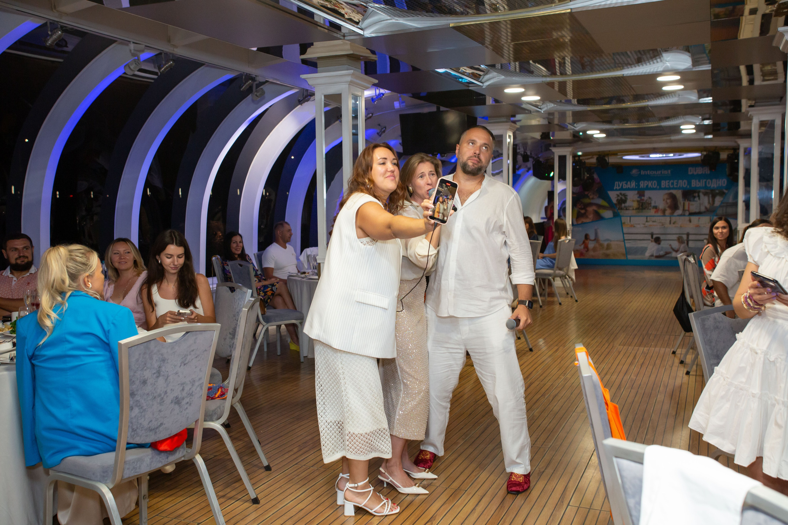 Dubai Vibes Intourist Cruise Party. Семейный и детский фотограф Анна Петракова