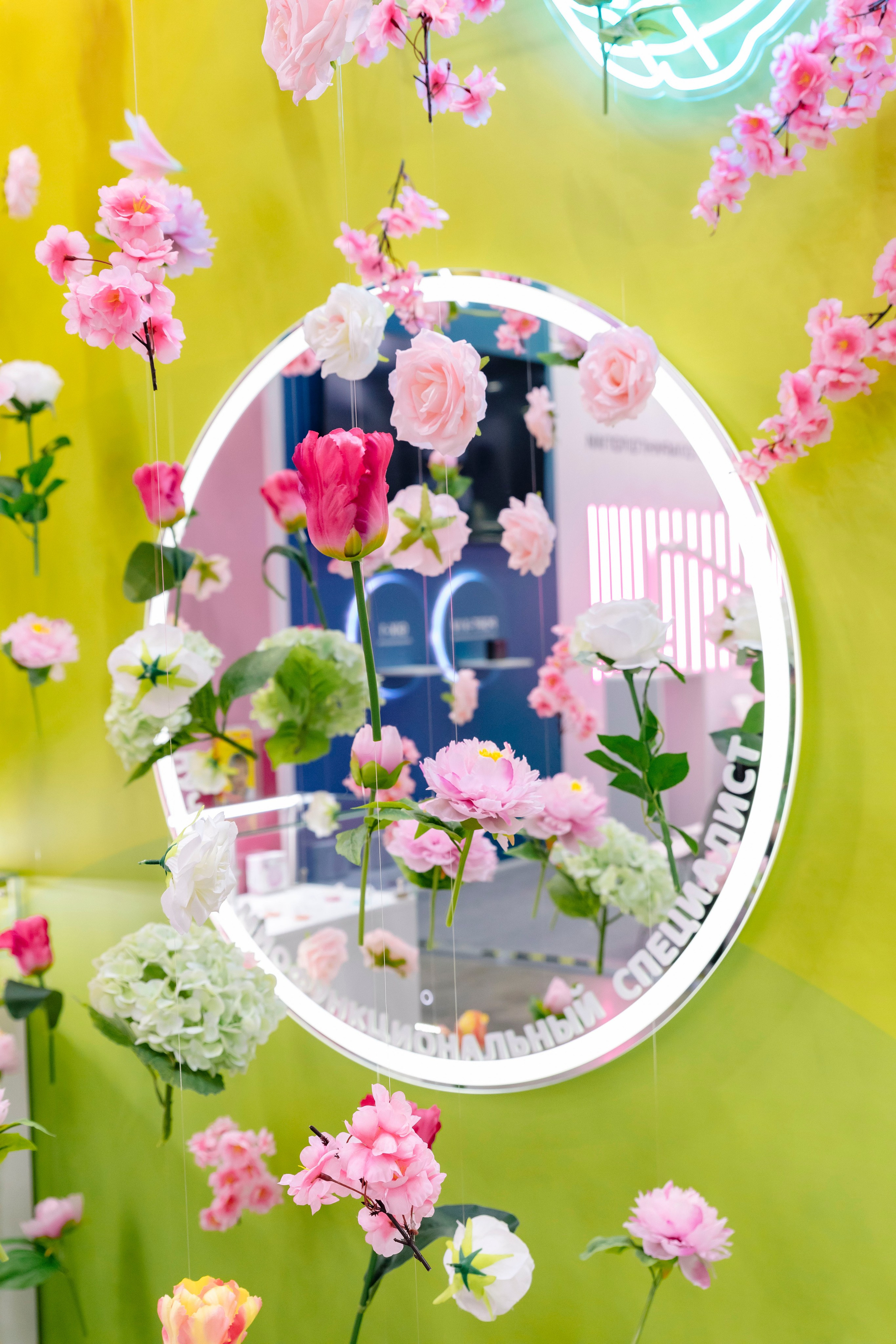 Стоматологическая выставка Dental Salon 2026. Профессиональный фотограф в Москве | Заказать фотосессию и съемку