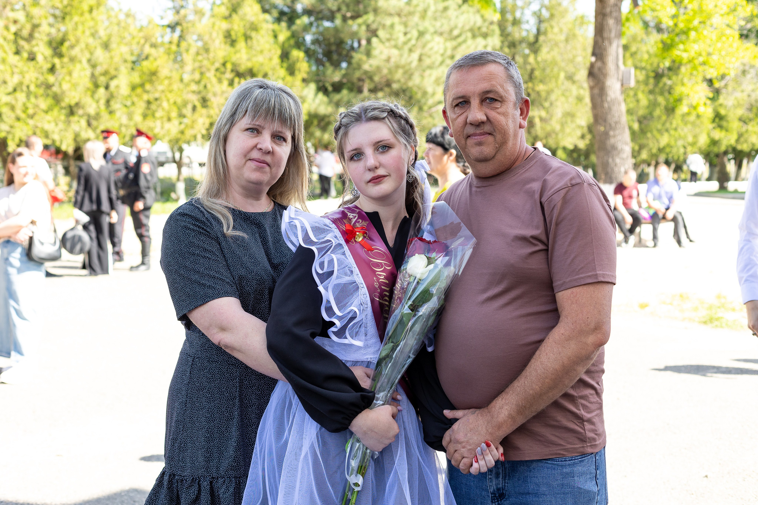 Последний звонок. Выпускные альбомы Майкоп, Краснодар Елена Золотарева