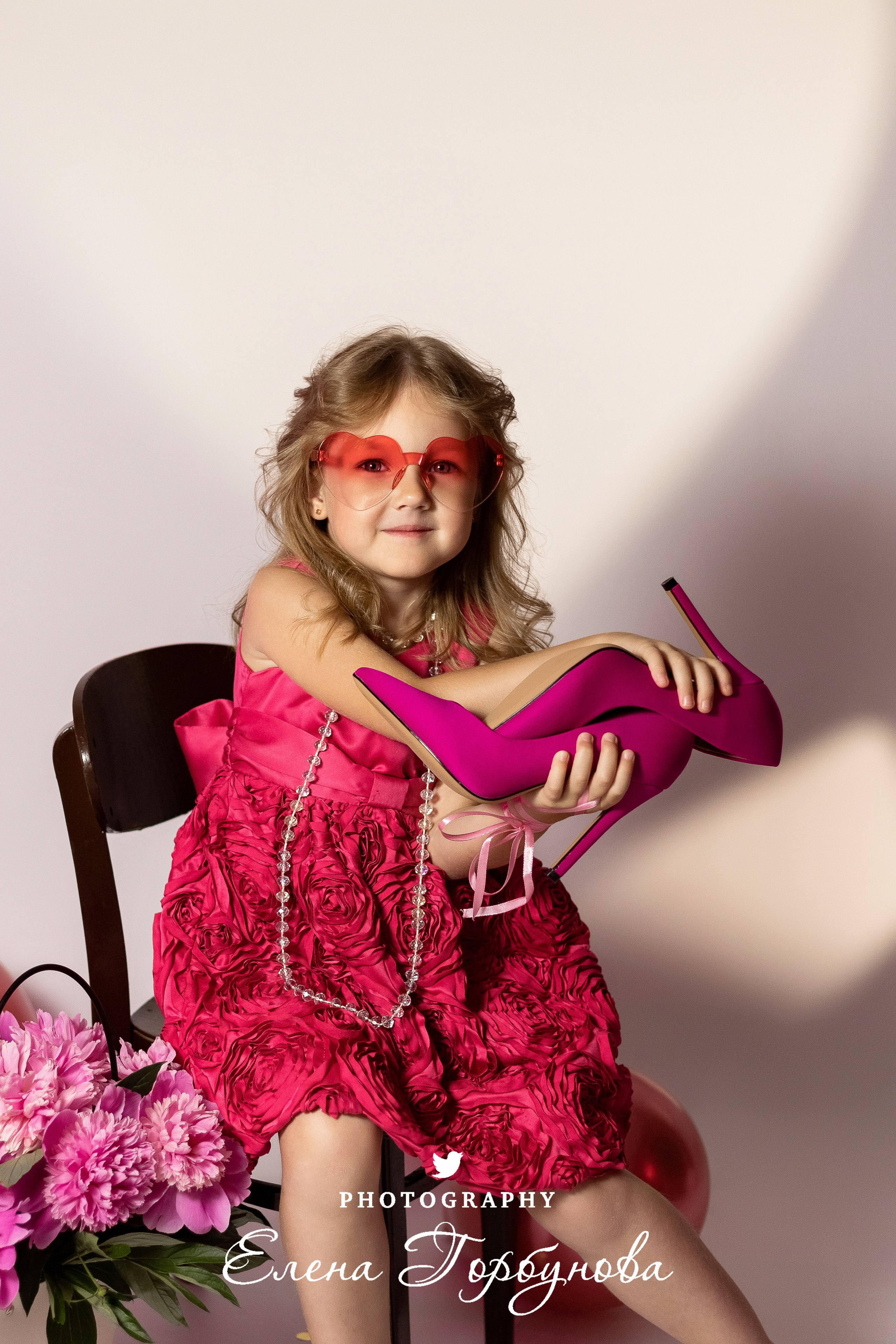 «Модница в розовом» В моей студии. Вероника и Александра. 2024. Фотограф Пермь. Свадьбы. Семья и дети, школа, д. сад. Фотокниги