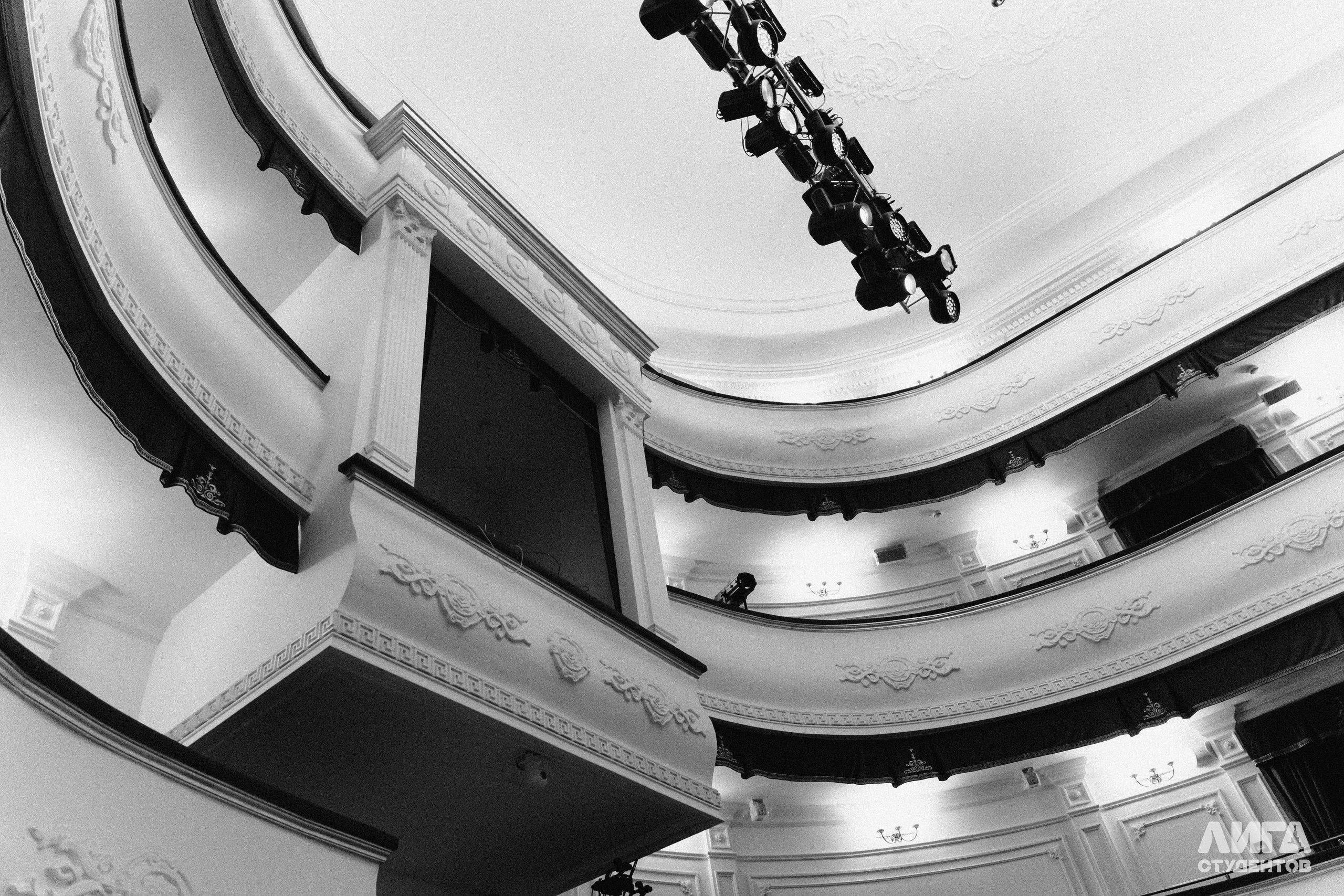 Российская Студенческая Весна 2025. Портретный фотограф в Казани Радомир Заздравных