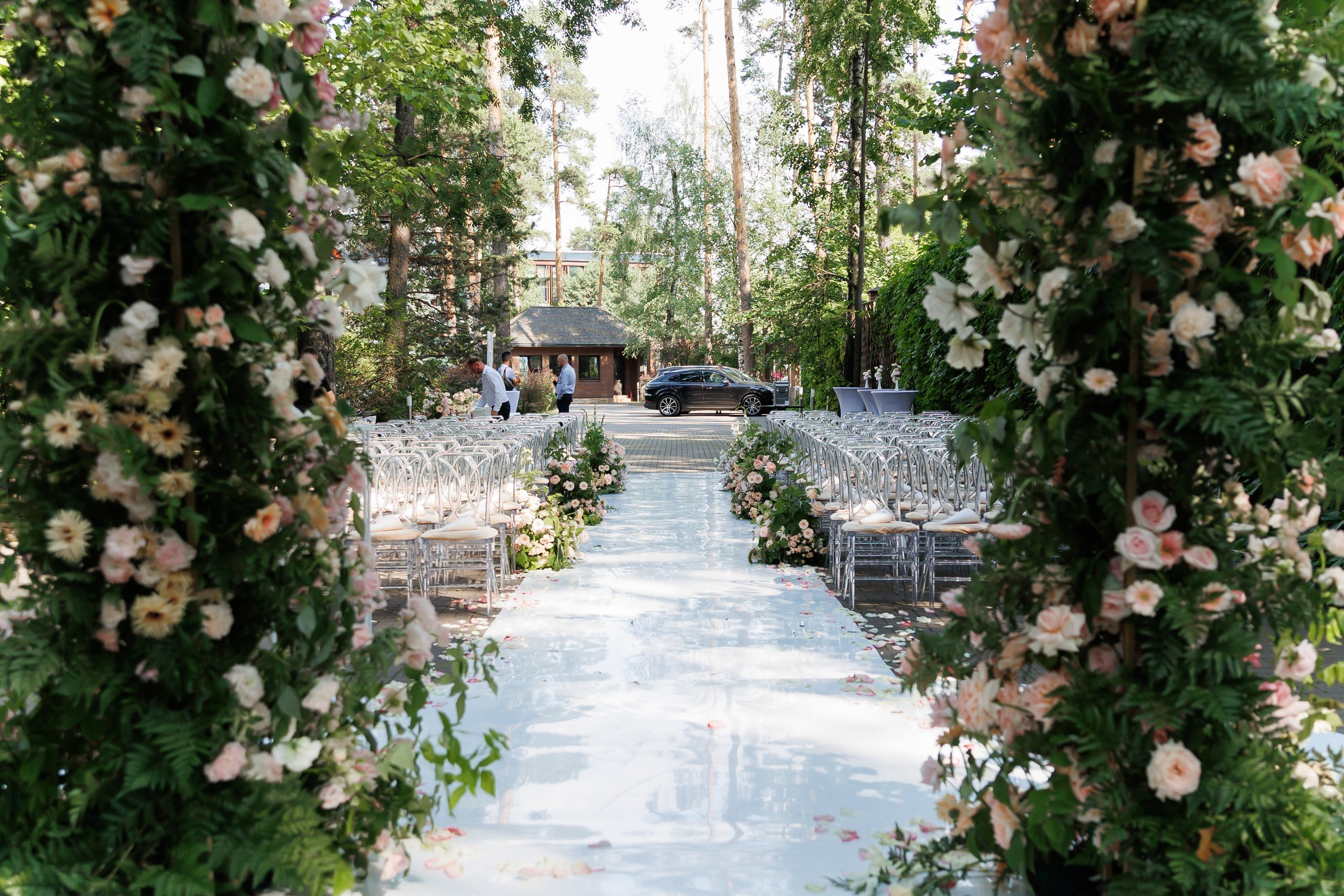 Свадьба в ресторане «Подмосковные вечера». Мастерская декора и флористики Юли Кирилловой