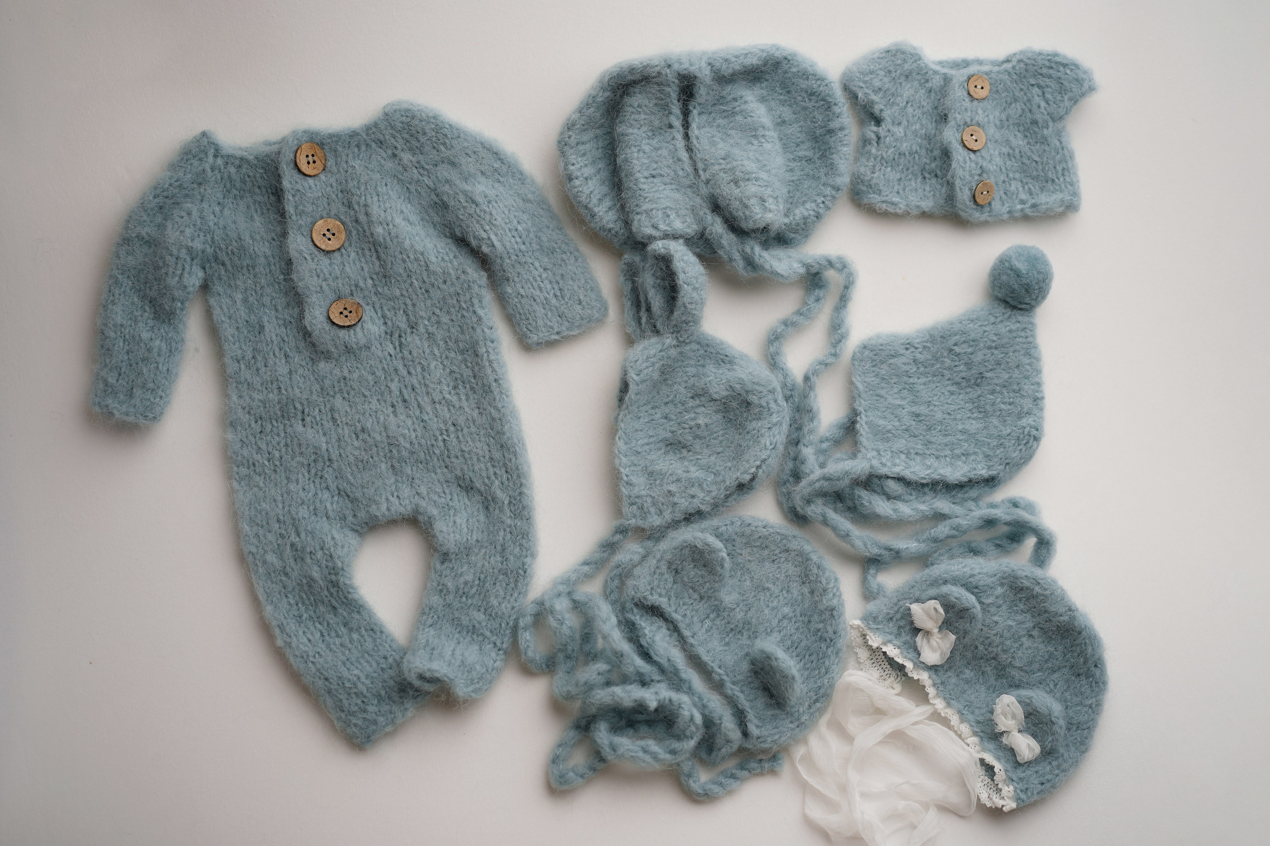 Комплекты. Фотограф новорождённых в Москве Елена Левина