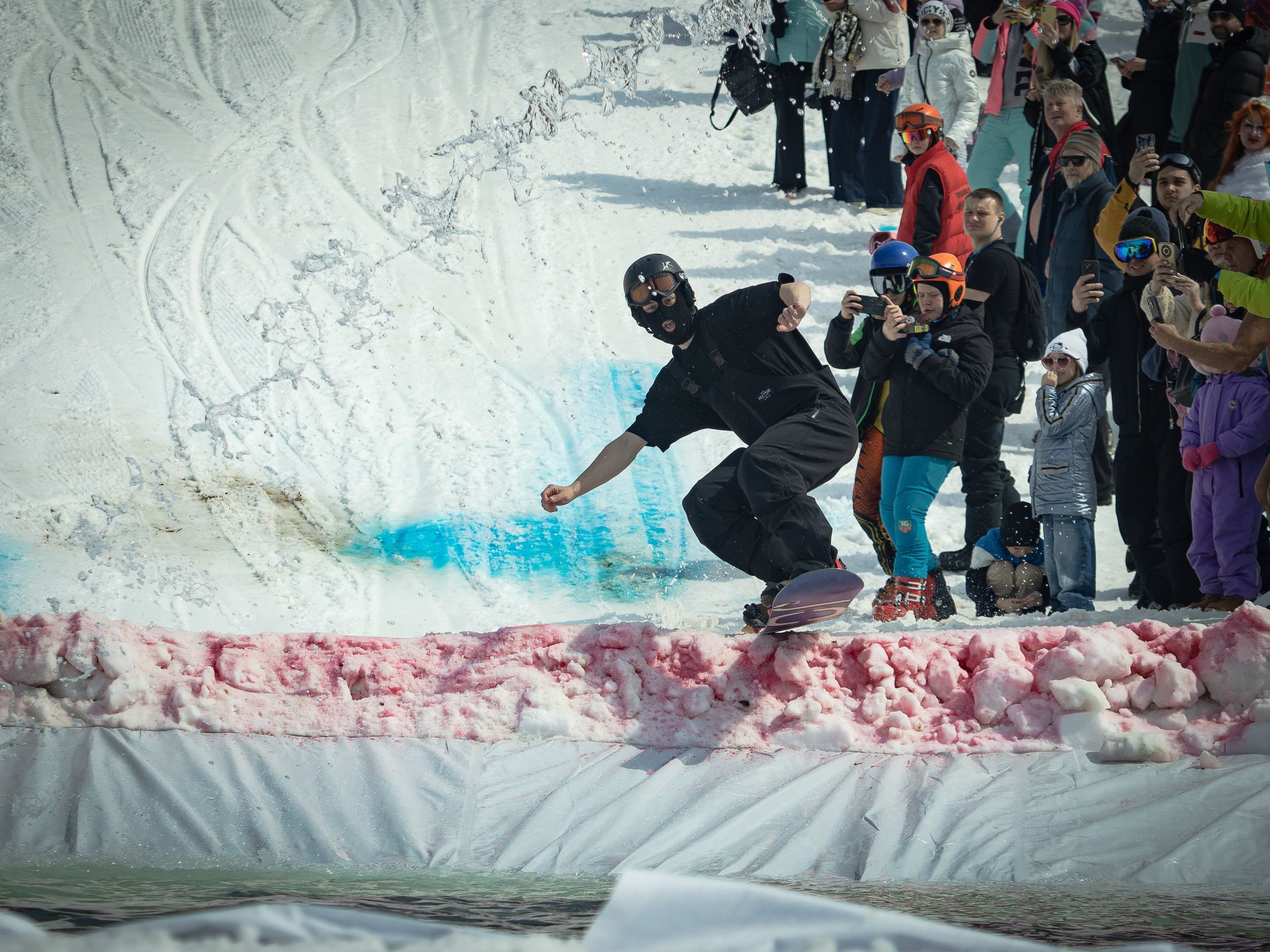 Снежный фестиваль 2025. Фотограф. г. Южно-Сахалинск. Олег Толстов