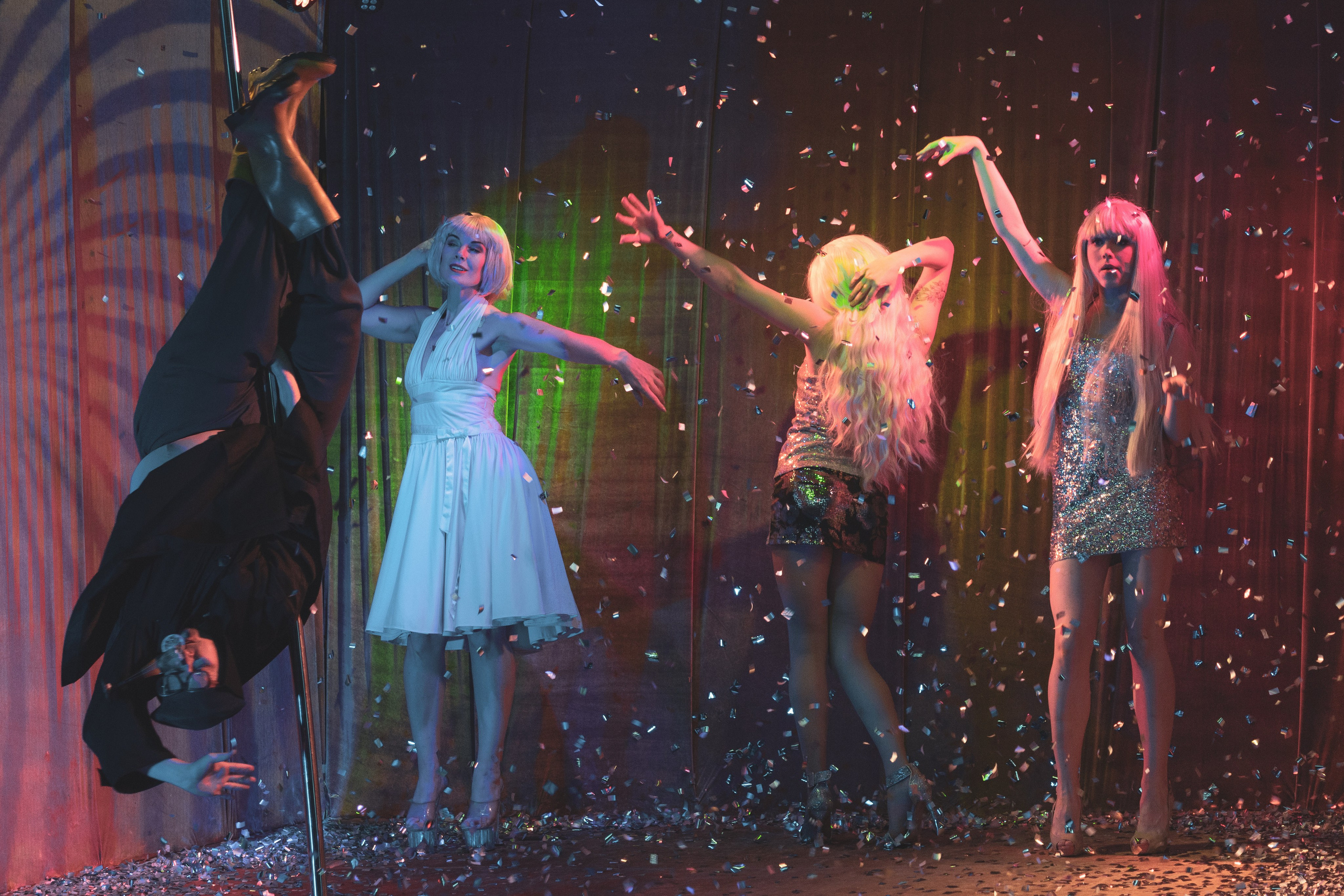 Петерс_Театр Старый дом_Новосибирск. Фотограф. г. Южно-Сахалинск. Олег Толстов